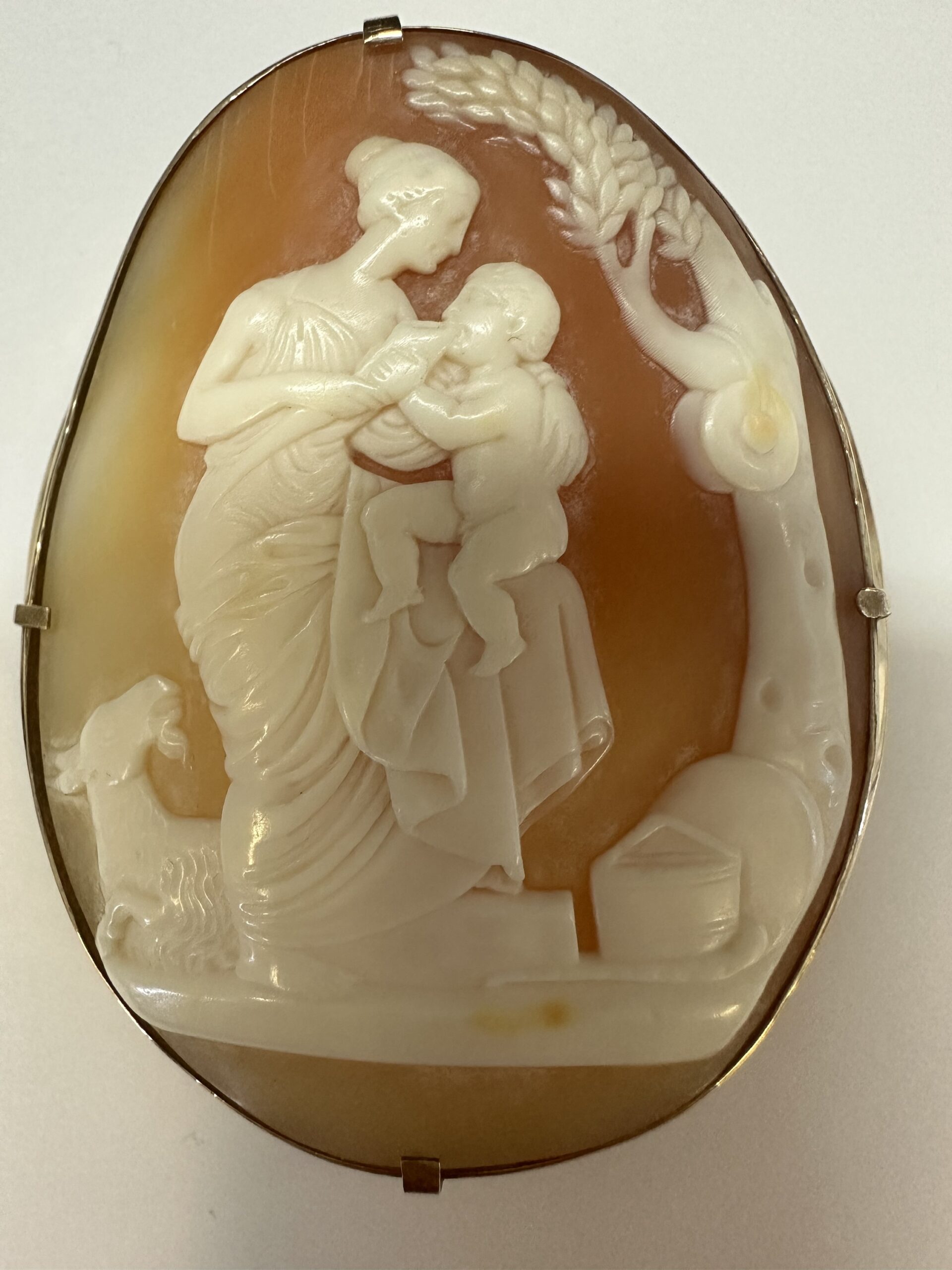 Large Vintage 14k Yellow Gold Genuine Carved Shell Cameo Depicting Mother & Child Scene - Image 6