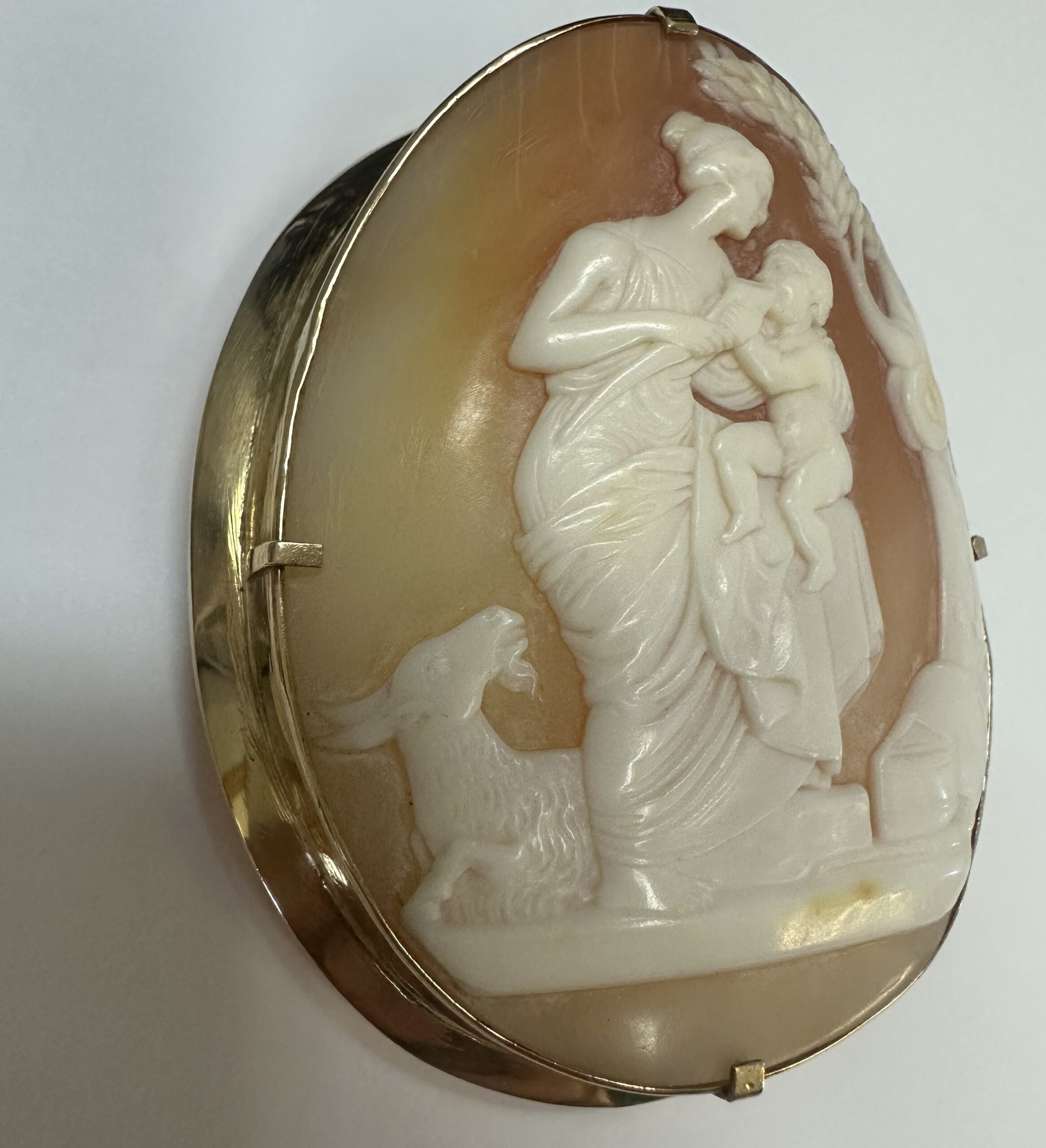 Large Vintage 14k Yellow Gold Genuine Carved Shell Cameo Depicting Mother & Child Scene - Image 9