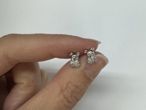18k White Gold Teddy Bear Stud Earrings
