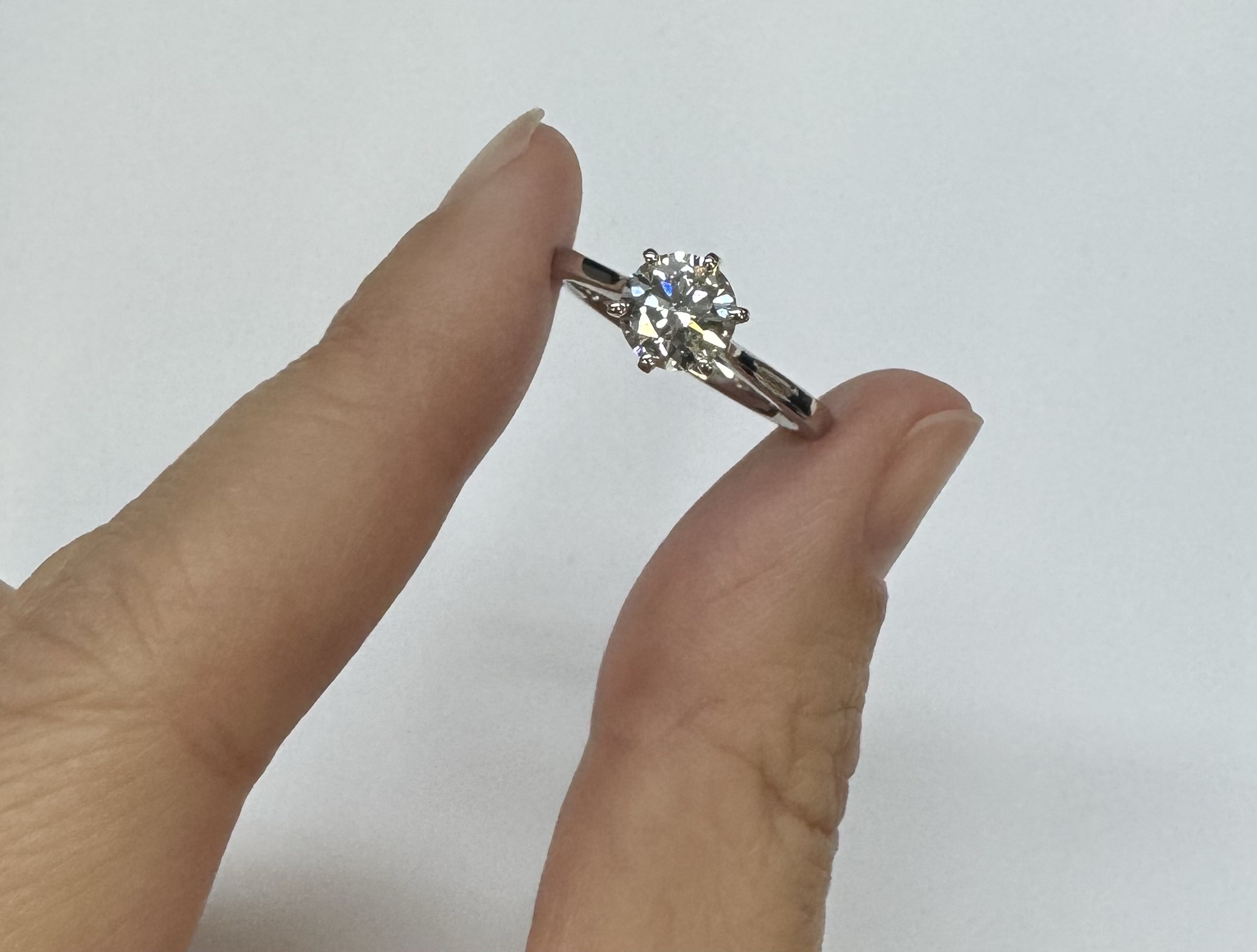 Platinum 6 Prong 1.04 Carat Lab Grown Round Brilliant Cut Diamond Engagement Ring - Image 2