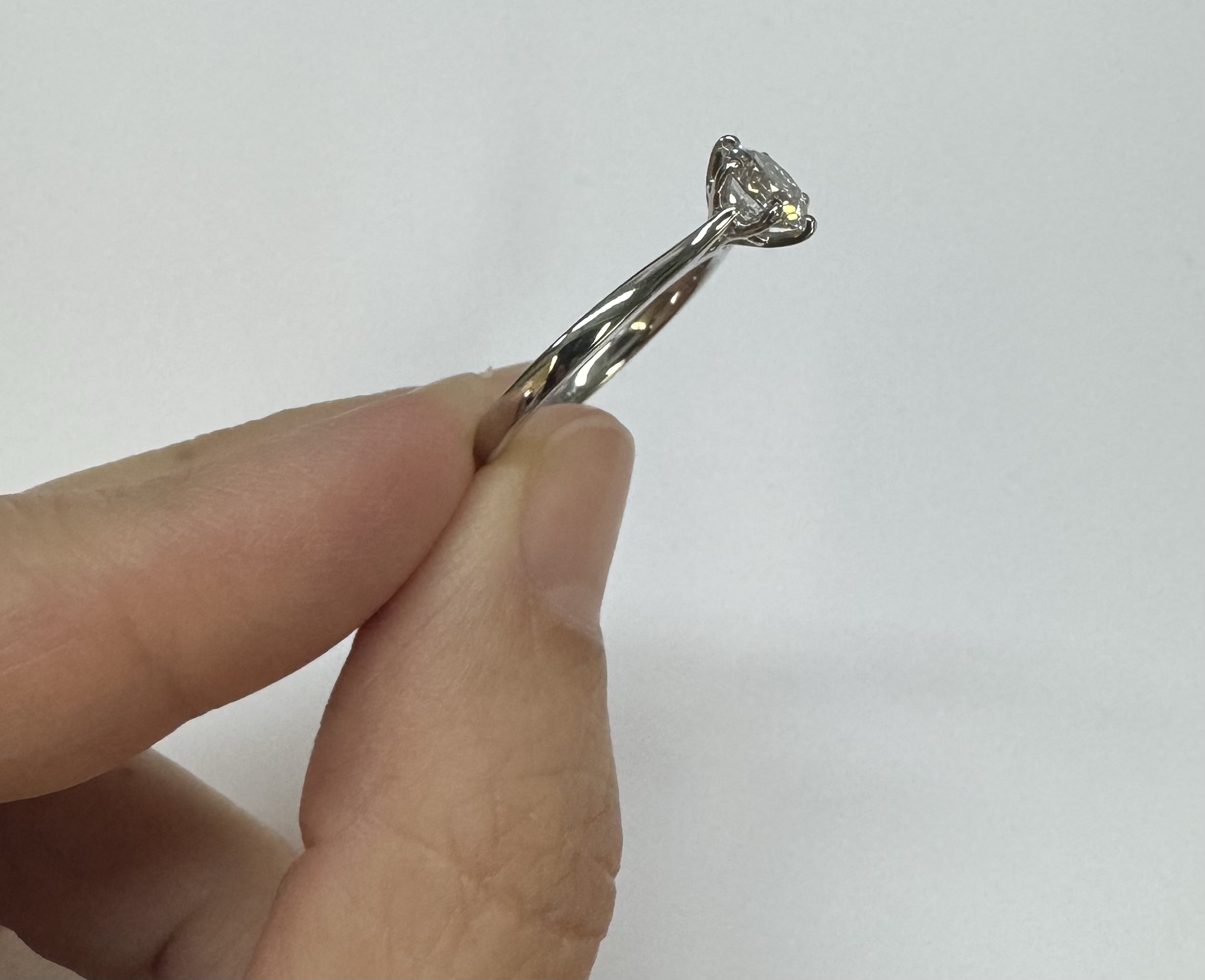 Platinum 6 Prong 1.04 Carat Lab Grown Round Brilliant Cut Diamond Engagement Ring - Image 7