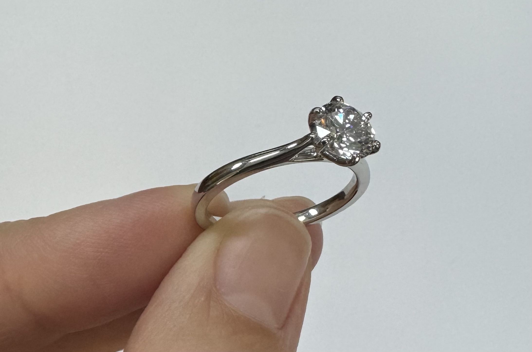 Platinum 6 Prong 1.04 Carat Lab Grown Round Brilliant Cut Diamond Engagement Ring - Image 9