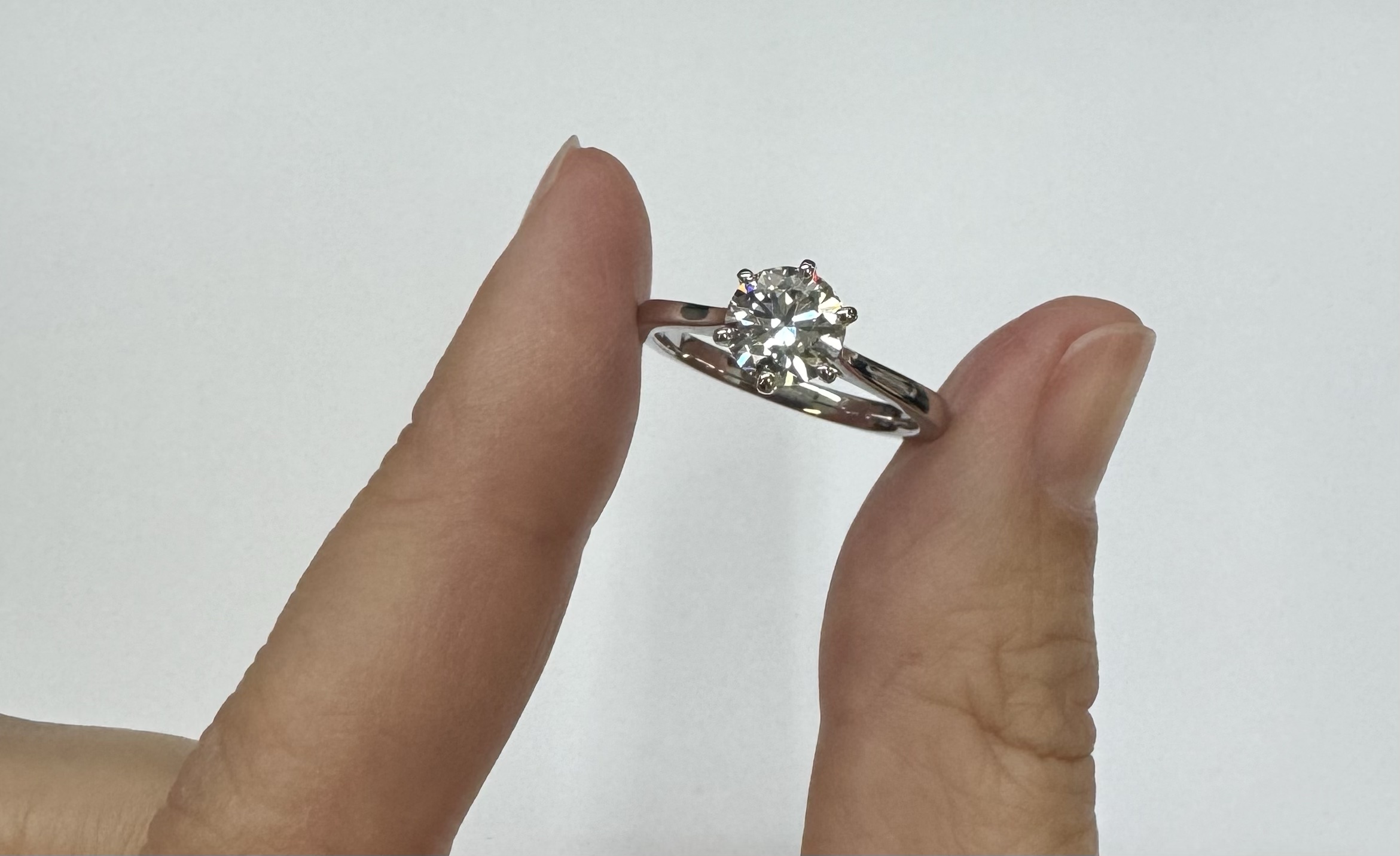 Platinum 6 Prong 1.04 Carat Lab Grown Round Brilliant Cut Diamond Engagement Ring - Image 4