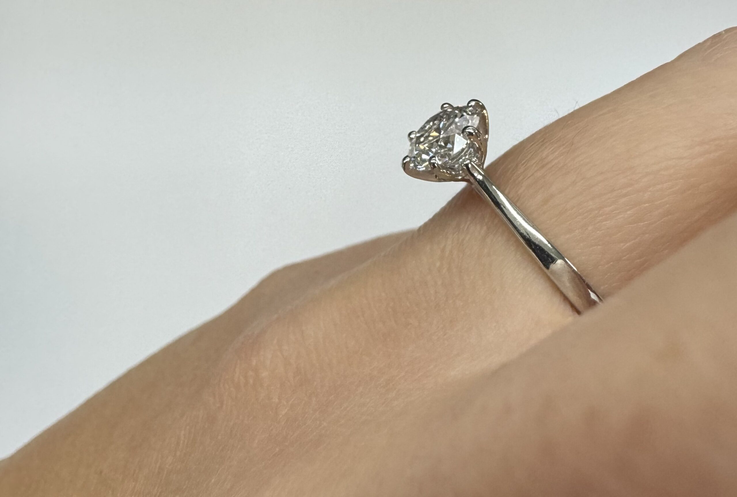 Platinum 6 Prong 1.04 Carat Lab Grown Round Brilliant Cut Diamond Engagement Ring - Image 18