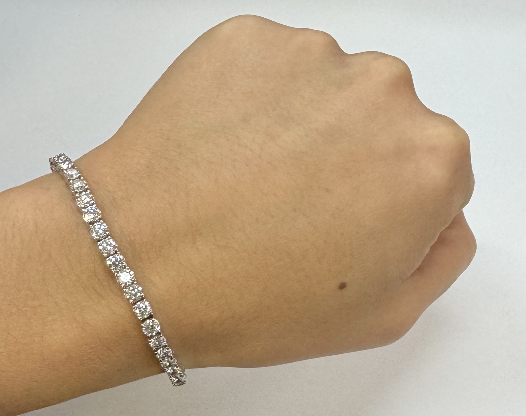 14k White Gold 8.94 Cttw Round Brilliant Cut Diamond Tennis Bracelet - Image 14