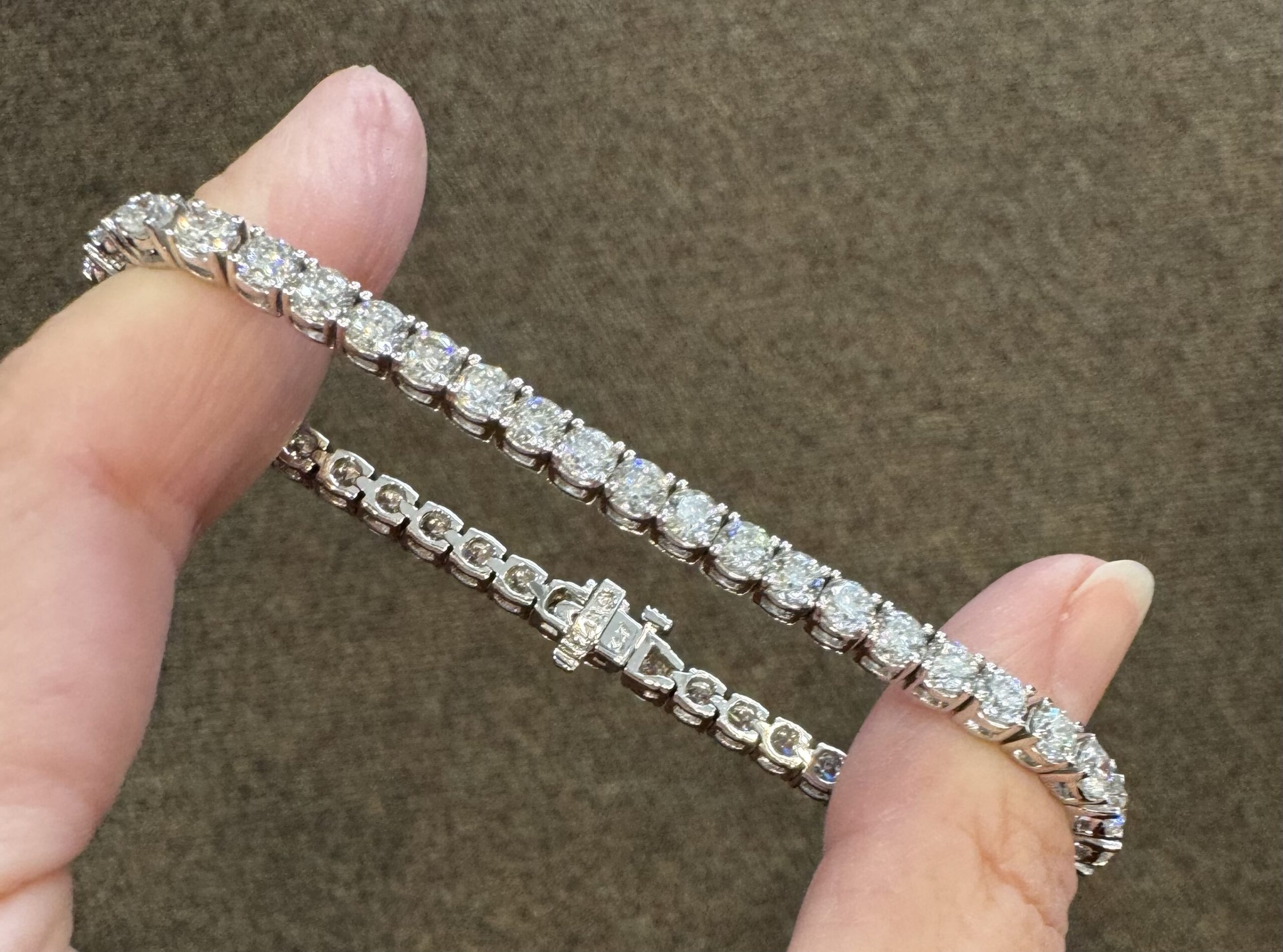 14k White Gold 8.94 Cttw Round Brilliant Cut Diamond Tennis Bracelet - Image 3