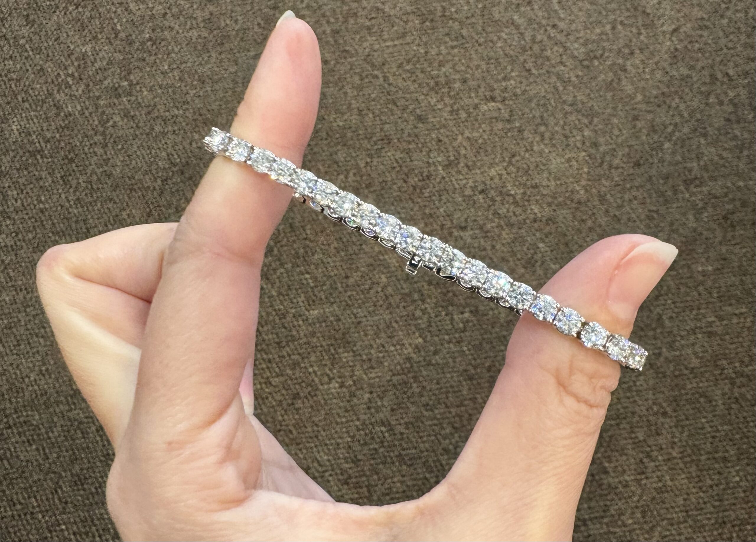 14k White Gold 8.94 Cttw Round Brilliant Cut Diamond Tennis Bracelet - Image 2