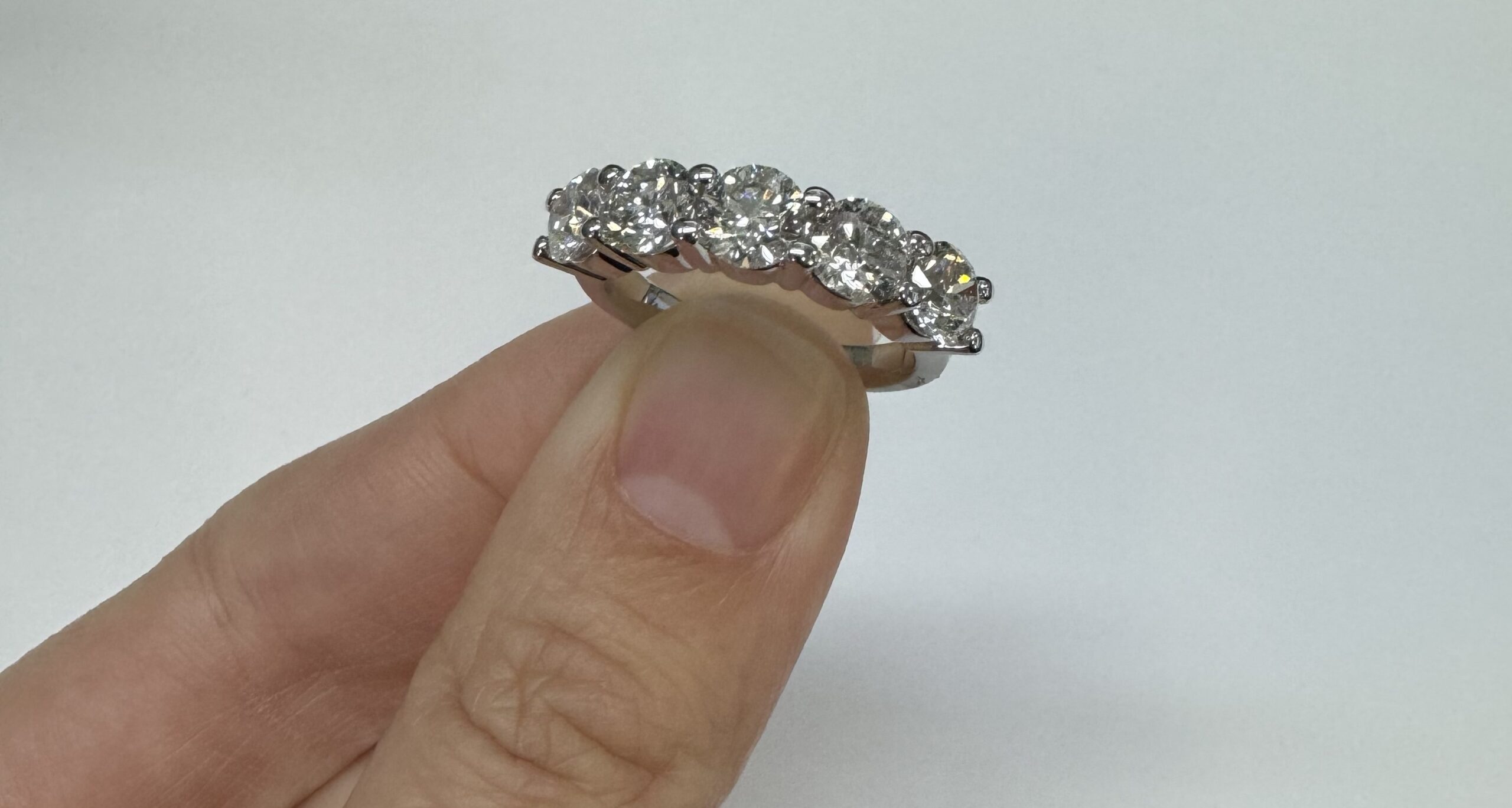 14k White Gold 5 Stone Genuine 2.56 Cttw Round Brilliant Cut Diamond Shared Prong Band - Image 14