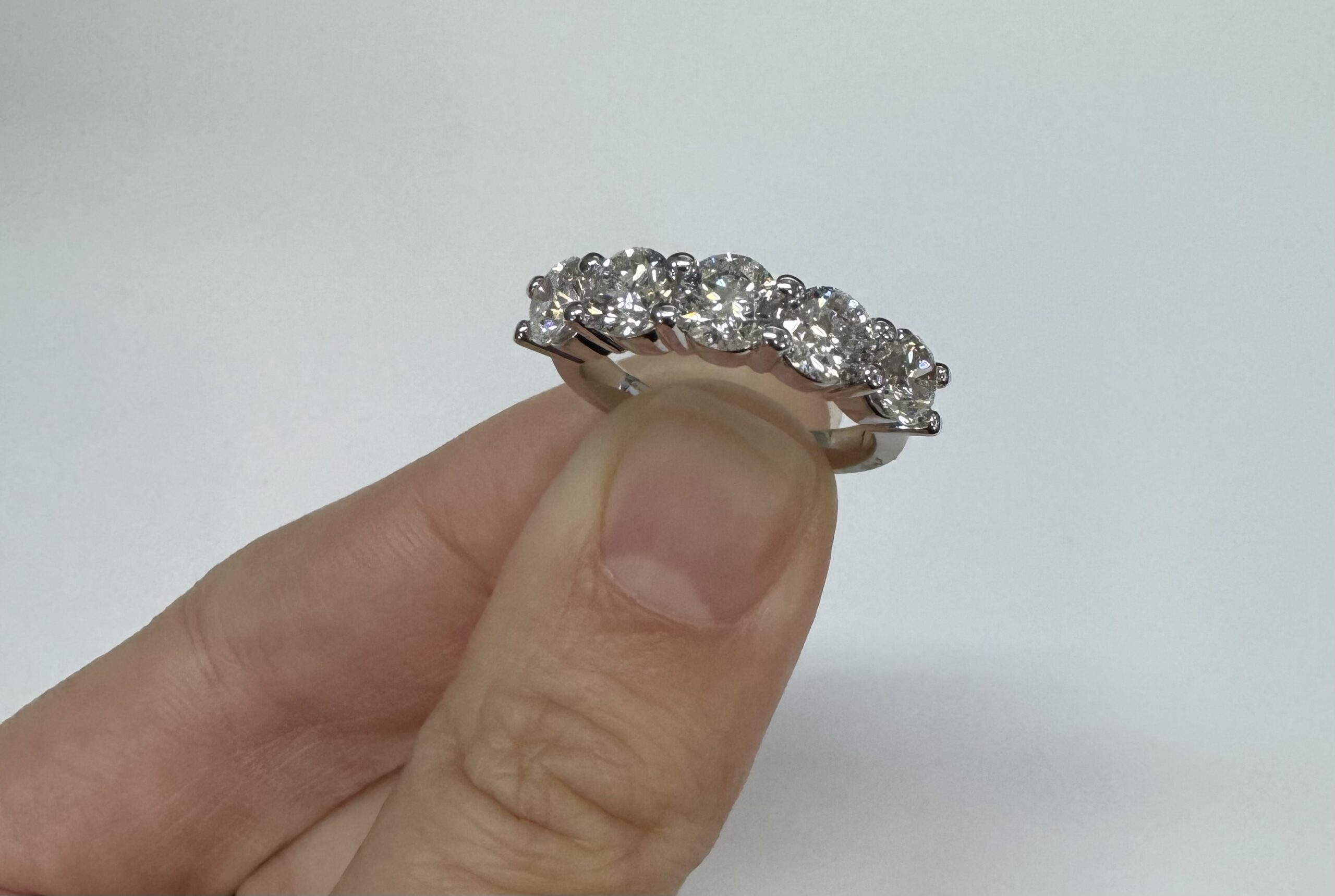 14k White Gold 5 Stone Genuine 2.56 Cttw Round Brilliant Cut Diamond Shared Prong Band - Image 15