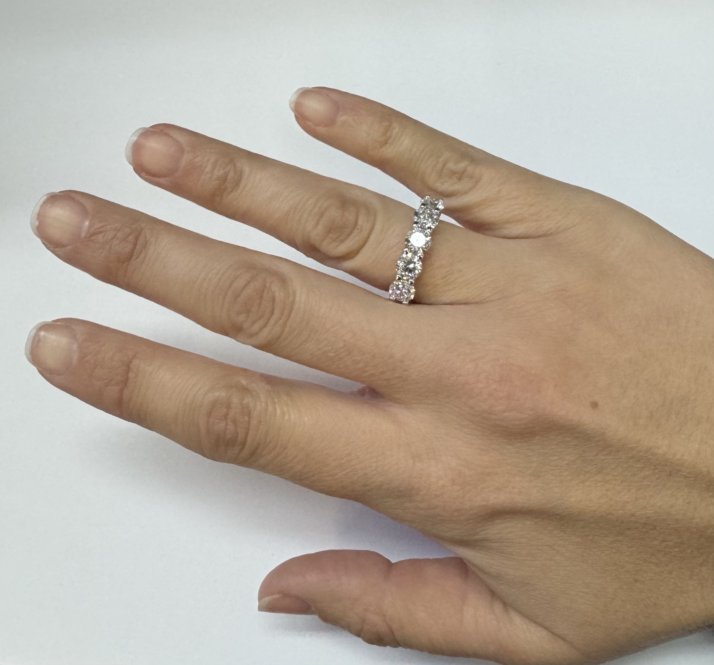 14k White Gold 5 Stone Genuine 2.56 Cttw Round Brilliant Cut Diamond Shared Prong Band - Image 21