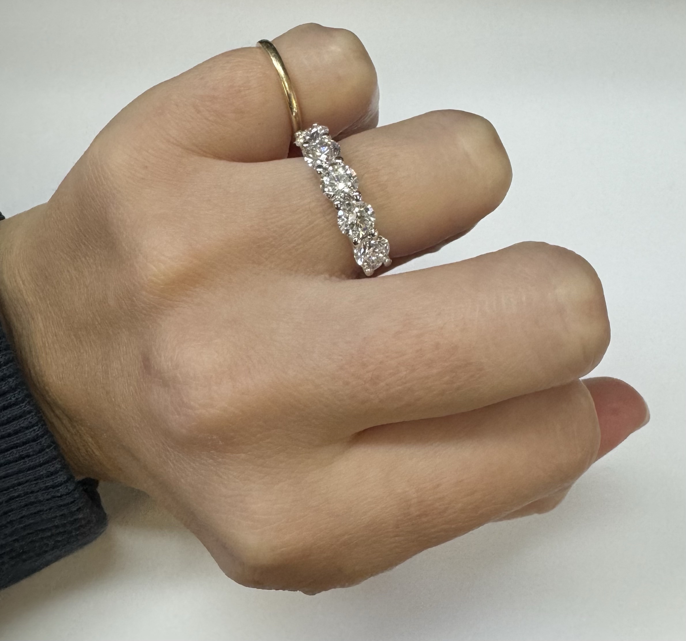 14k White Gold 5 Stone Genuine 2.56 Cttw Round Brilliant Cut Diamond Shared Prong Band - Image 24