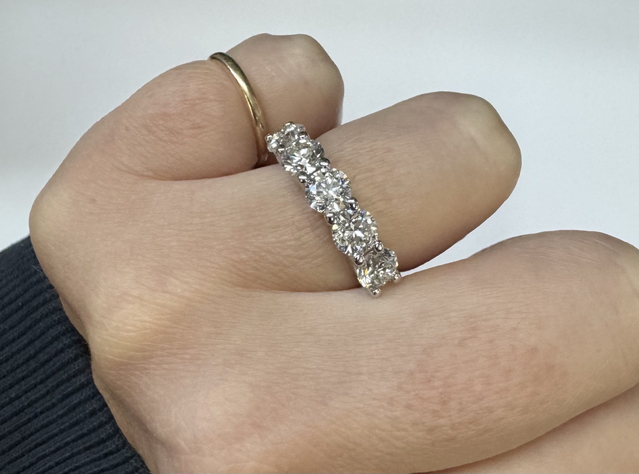 14k White Gold 5 Stone Genuine 2.56 Cttw Round Brilliant Cut Diamond Shared Prong Band - Image 27