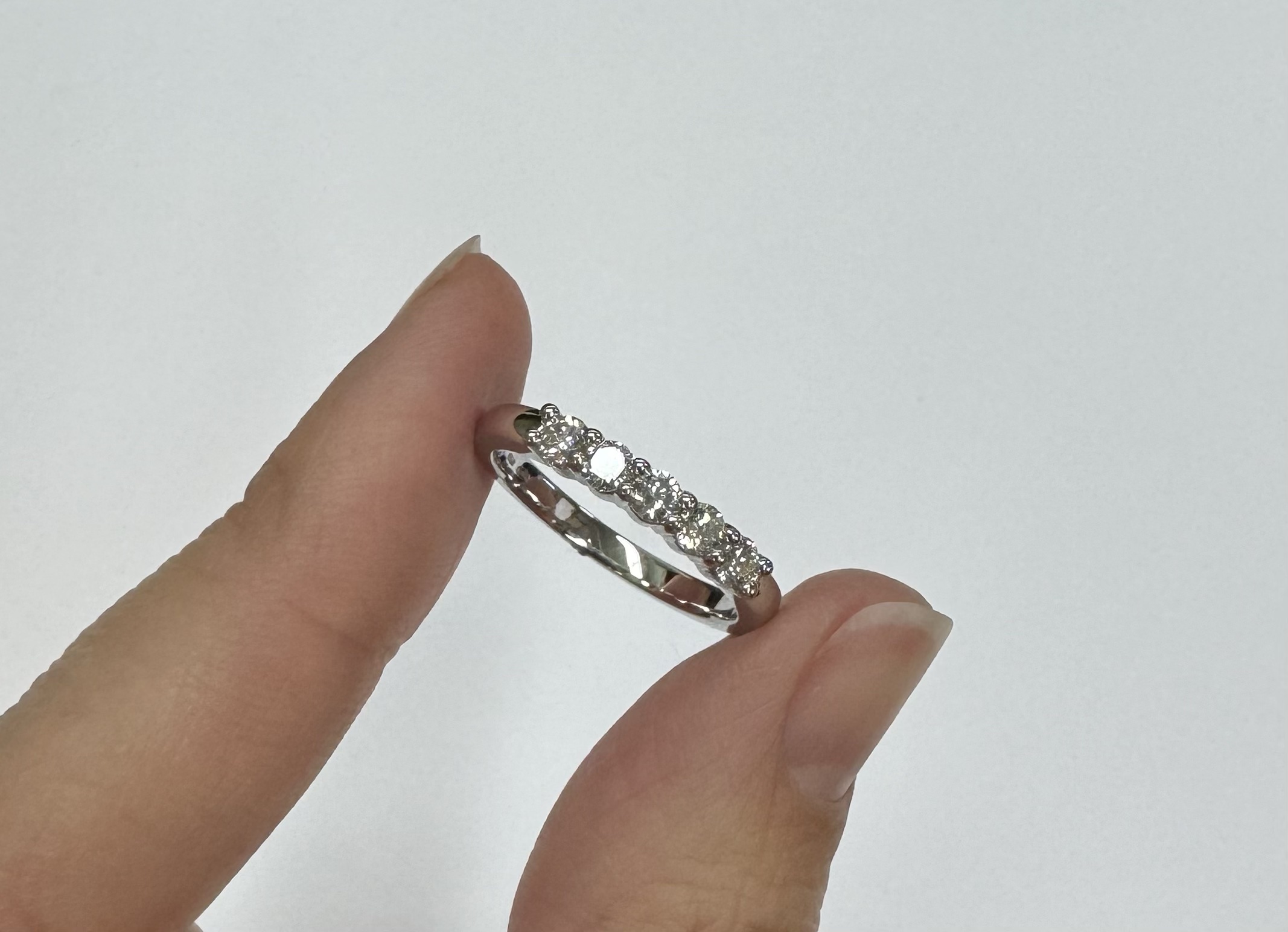 Platinum 5 Stone Shared Prong Genuine .43 Cttw Diamond Band - Image 16