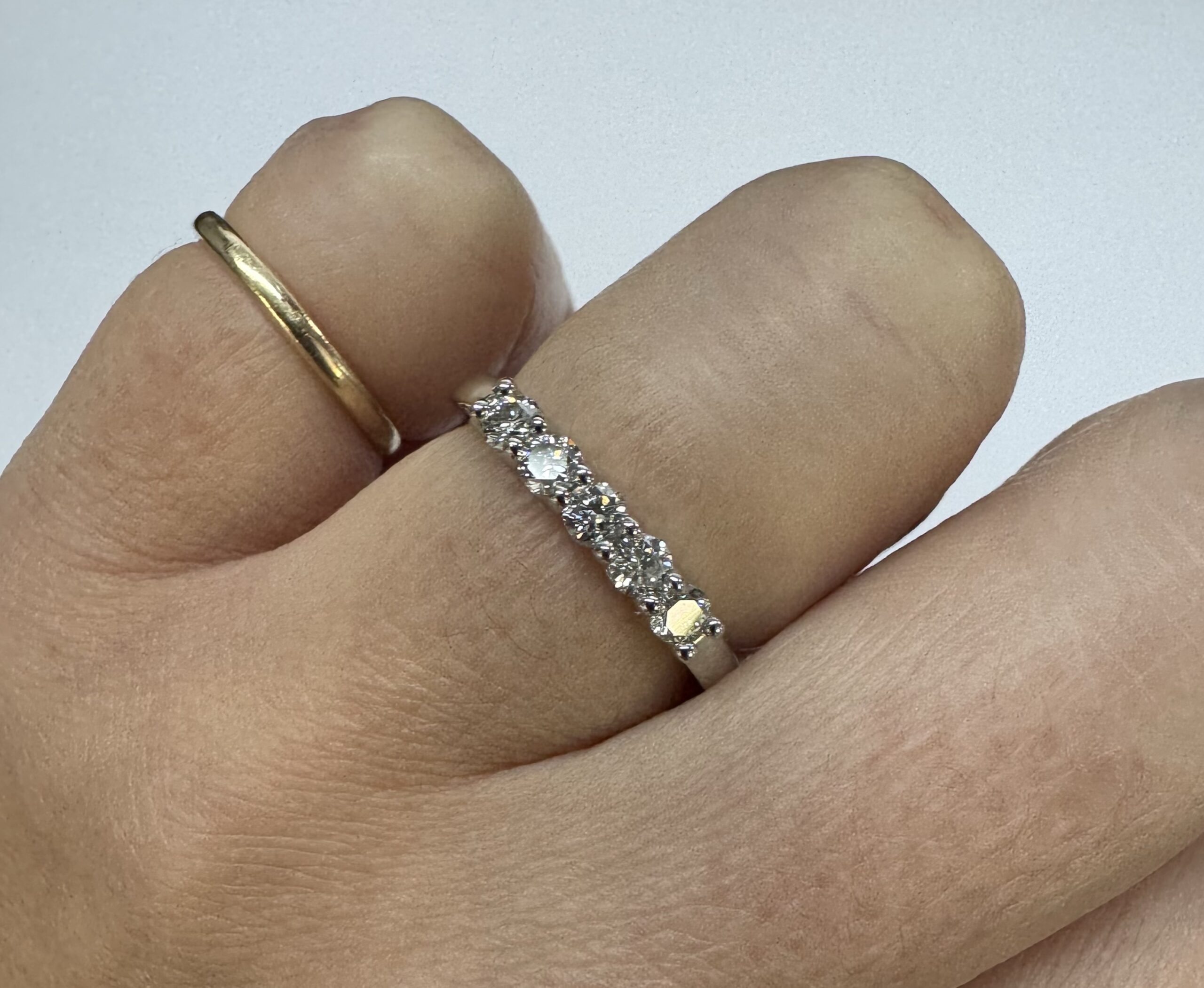 Platinum 5 Stone Shared Prong Genuine .43 Cttw Diamond Band - Image 10