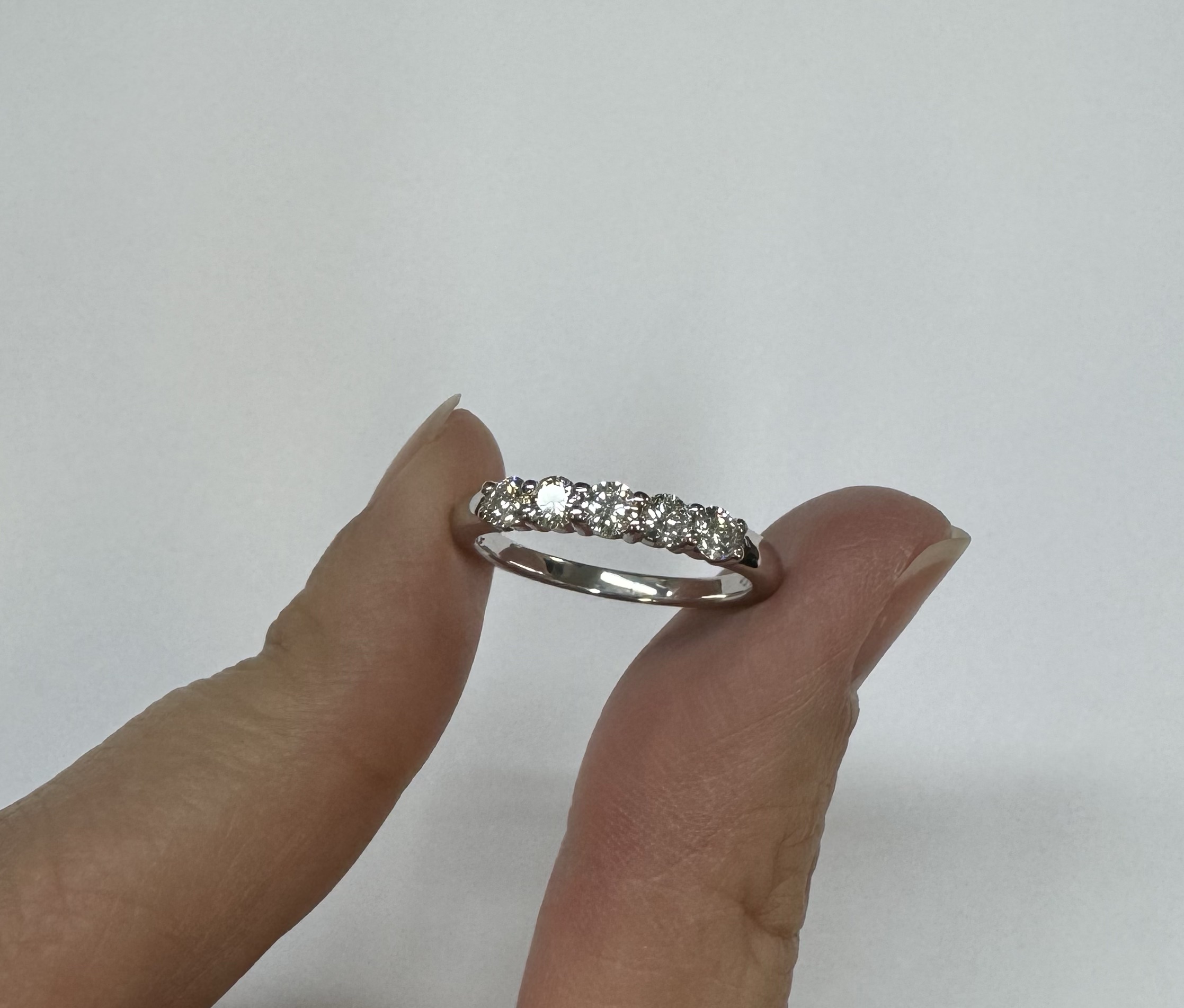 14k White Gold 5 Stone Shared Prong Genuine .53 Cttw Diamond Band - Image 2