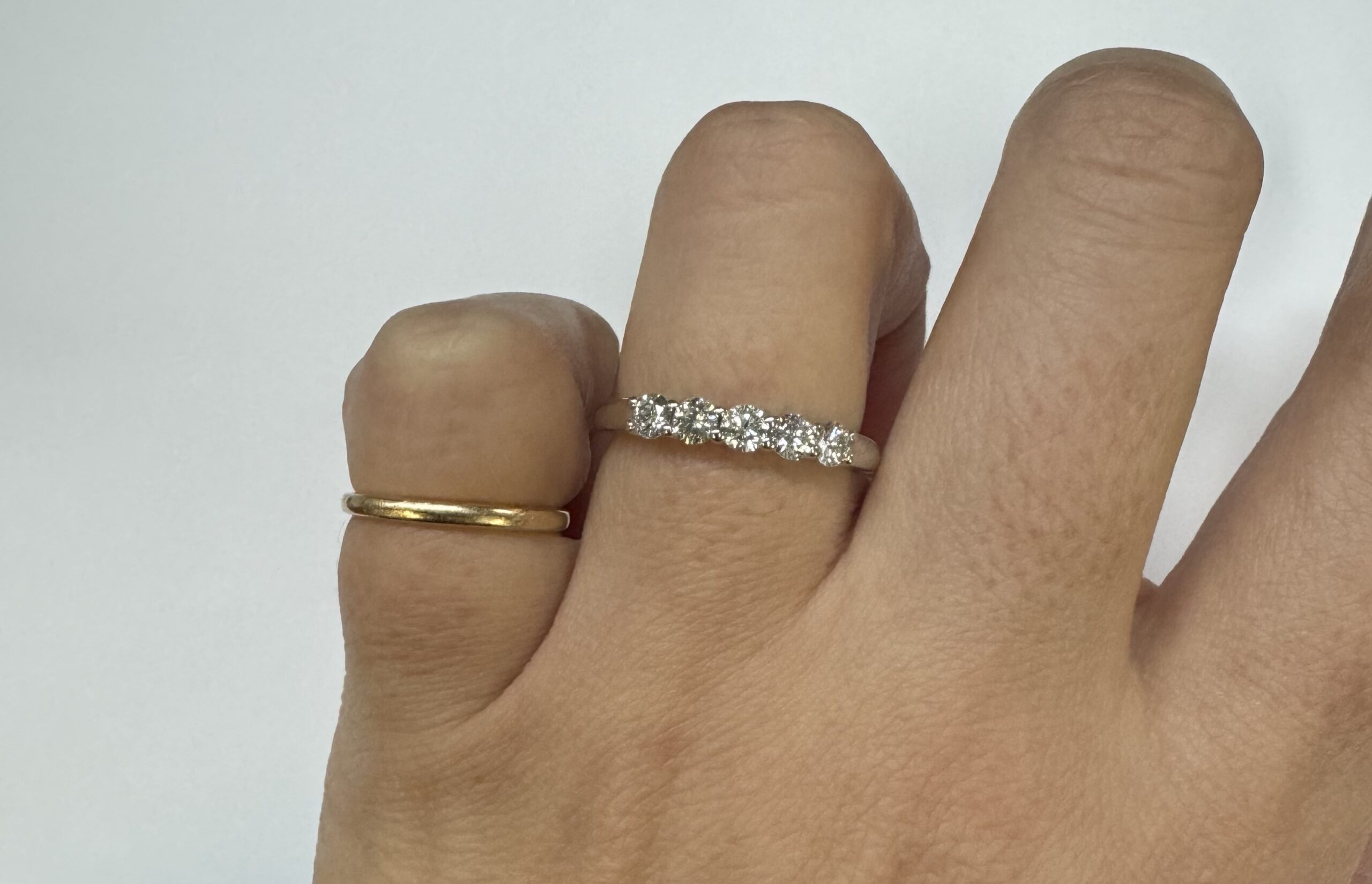 14k White Gold 5 Stone Shared Prong Genuine .53 Cttw Diamond Band - Image 13