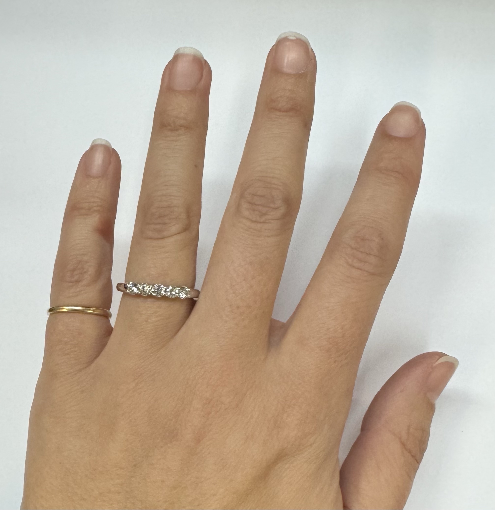 14k White Gold 5 Stone Shared Prong Genuine .53 Cttw Diamond Band - Image 17