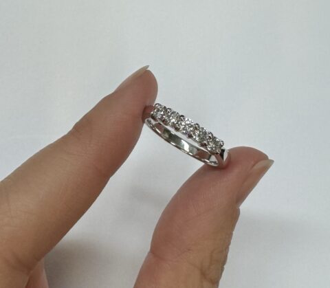 14k White Gold 5 Stone Genuine .44 Cttw Round Brilliant Cut Diamond Band