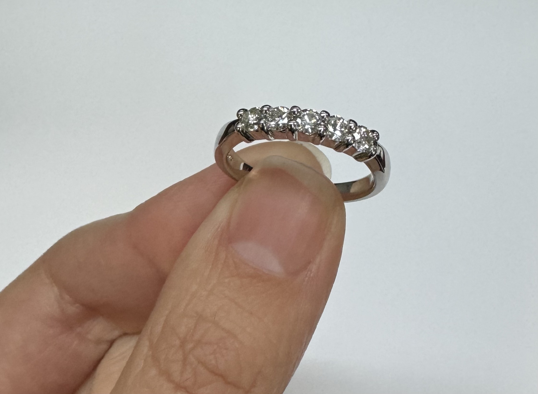 14k White Gold 5 Stone Genuine .44 Cttw Round Brilliant Cut Diamond Band - Image 6