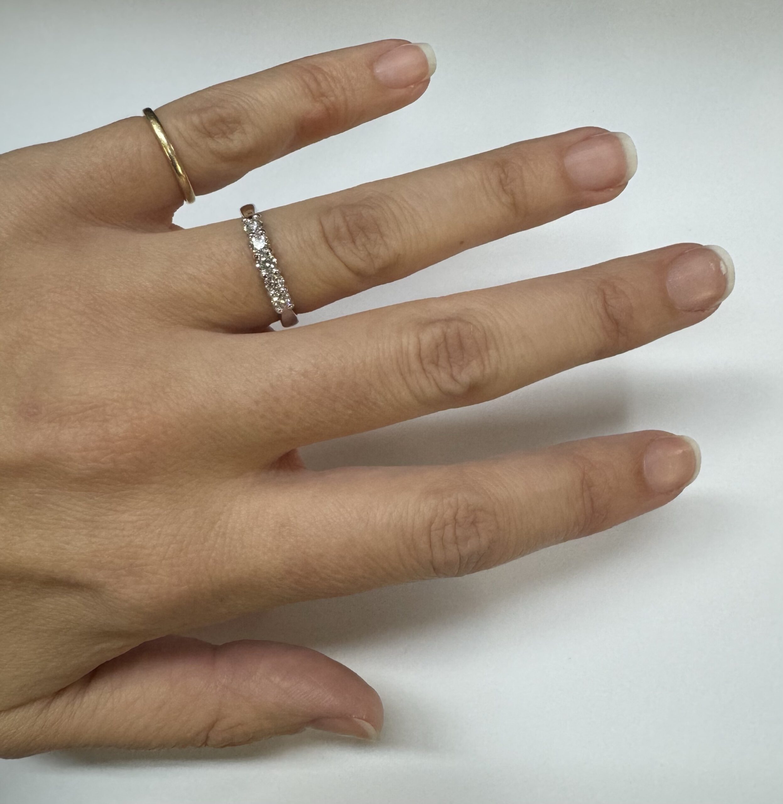 14k White Gold 5 Stone Genuine .44 Cttw Round Brilliant Cut Diamond Band - Image 23