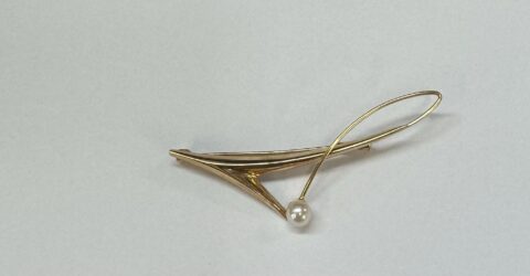 Vintage 18k Yellow Gold Brooch With Pearl Accent