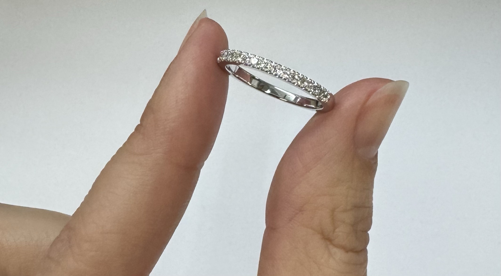 14k White Gold 21 Stone .23 Cttw Round Brilliant Cut Diamond Band - Image 12