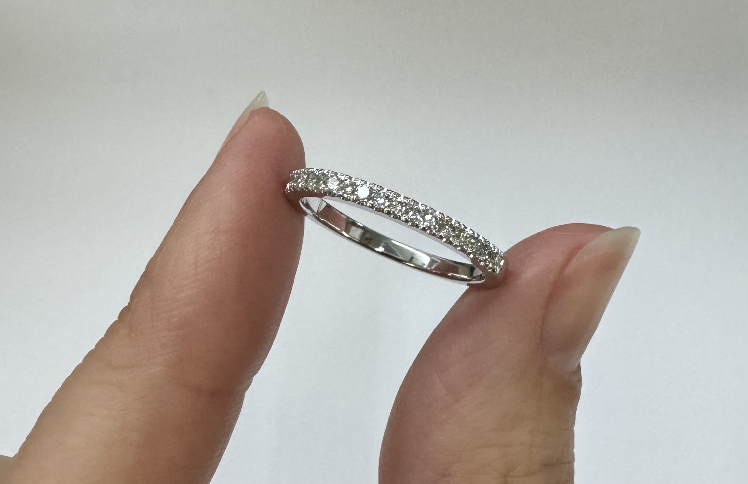 14k White Gold 21 Stone .23 Cttw Round Brilliant Cut Diamond Band - Image 14