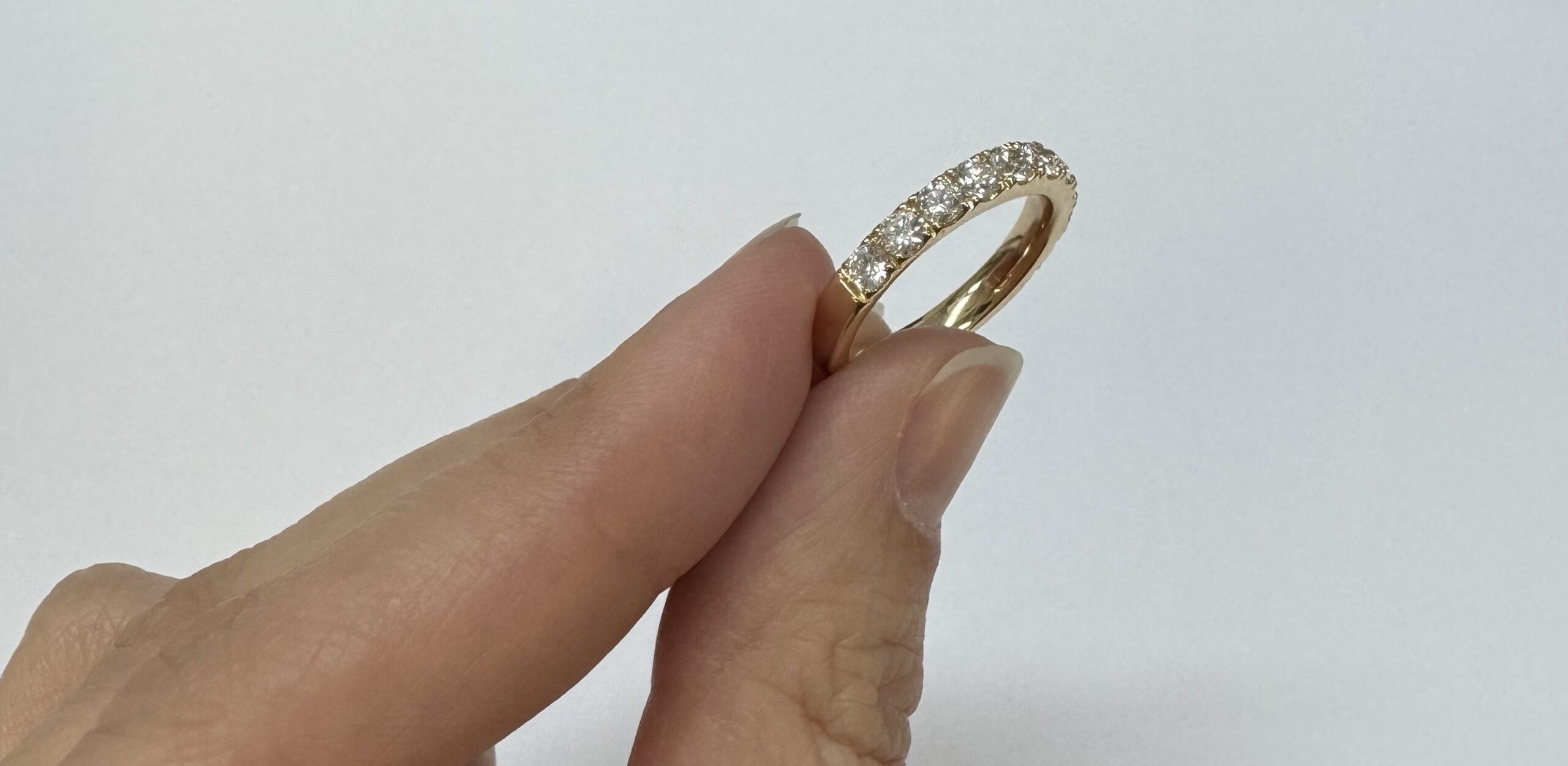 14k Yellow Gold Genuine 11 Stone Low-Profile 1.00 Cttw Round Brilliant Cut Diamond Band - Image 4