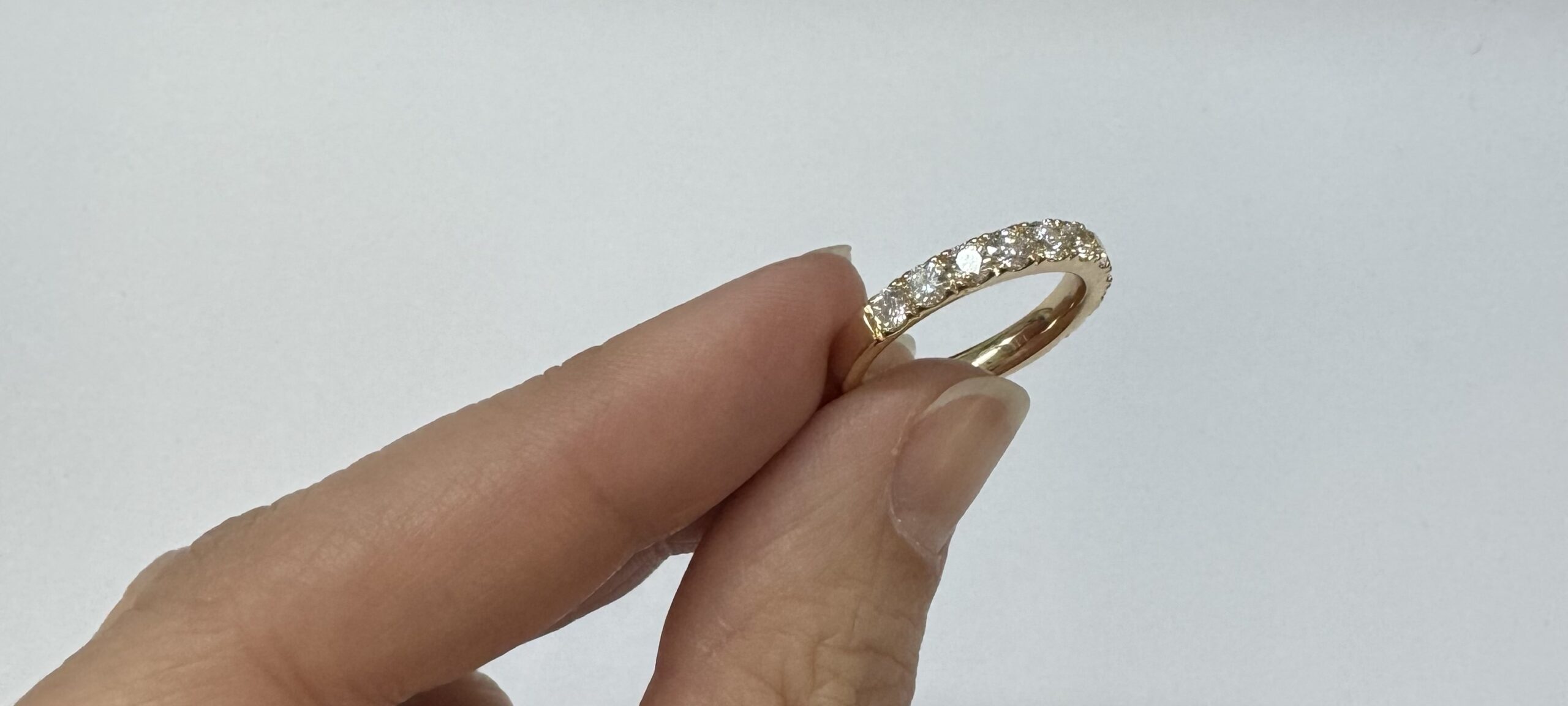14k Yellow Gold Genuine 11 Stone Low-Profile 1.00 Cttw Round Brilliant Cut Diamond Band - Image 5