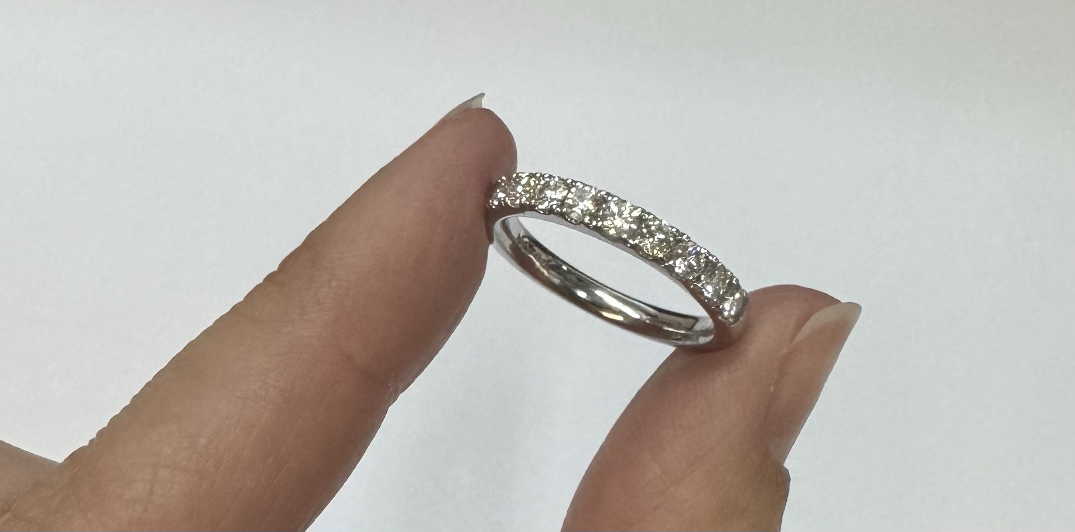 14k White Gold 11 Stone Low-Profile 1.00 Cttw Round Brilliant Cut Diamond Wedding Band - Image 40