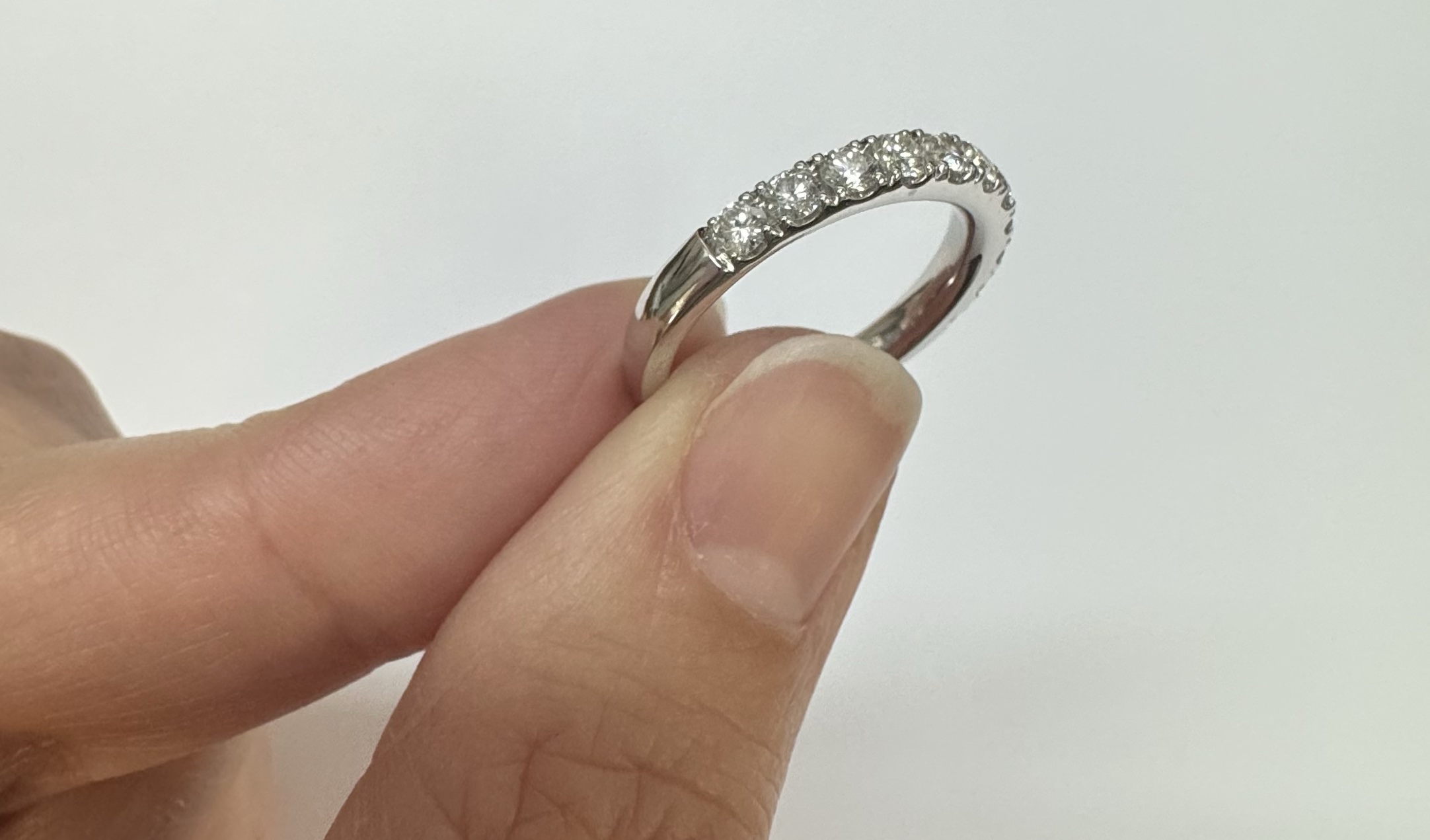 14k White Gold 11 Stone Low-Profile 1.00 Cttw Round Brilliant Cut Diamond Wedding Band - Image 6