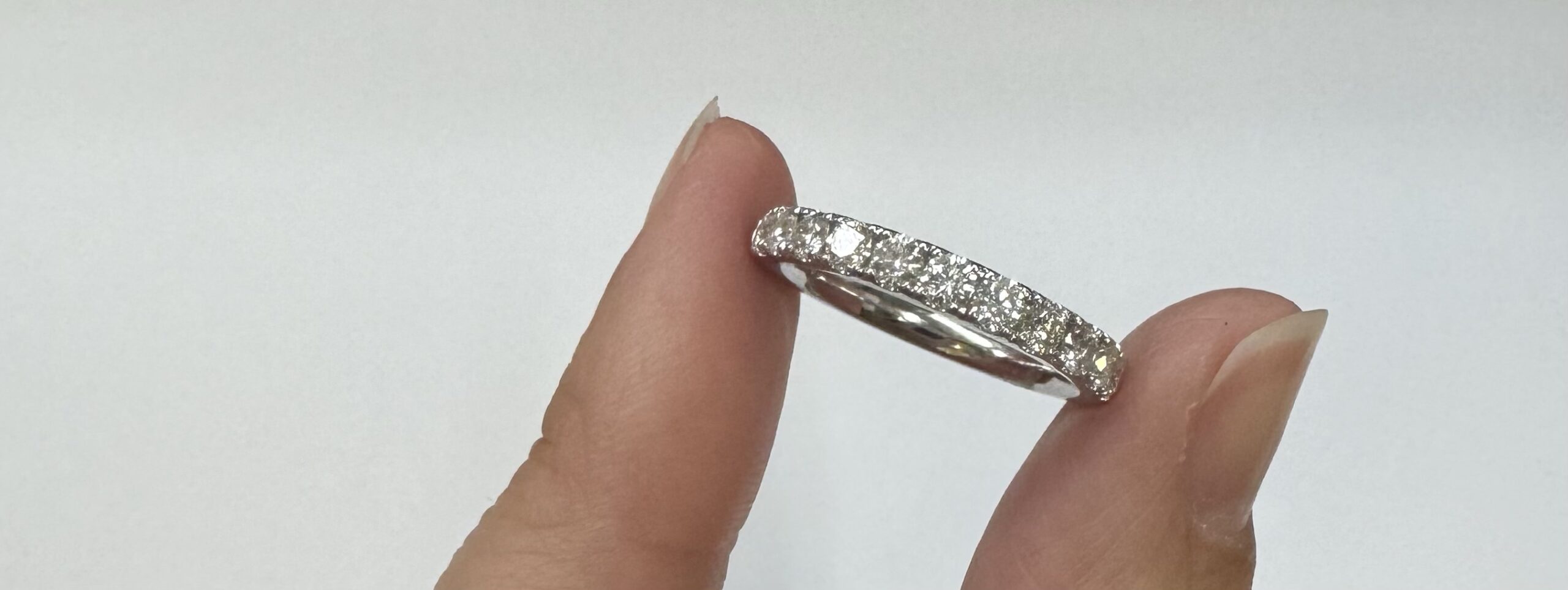 14k White Gold 11 Stone Low-Profile 1.00 Cttw Round Brilliant Cut Diamond Wedding Band - Image 2