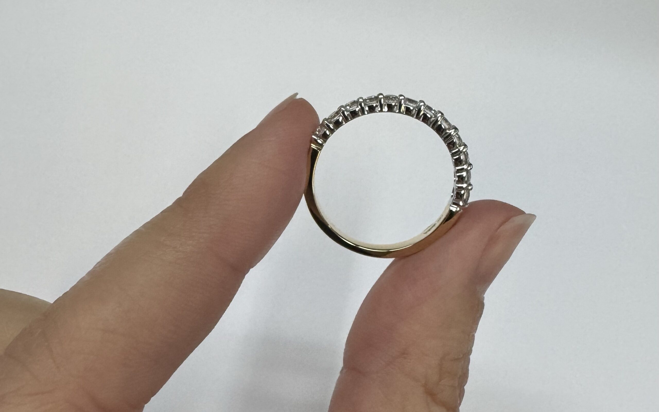 14k Yellow & White Gold 12 Stone Genuine .69 Cttw Round Brilliant Cut Diamond Shared Prong Set Wedding Band - Image 11