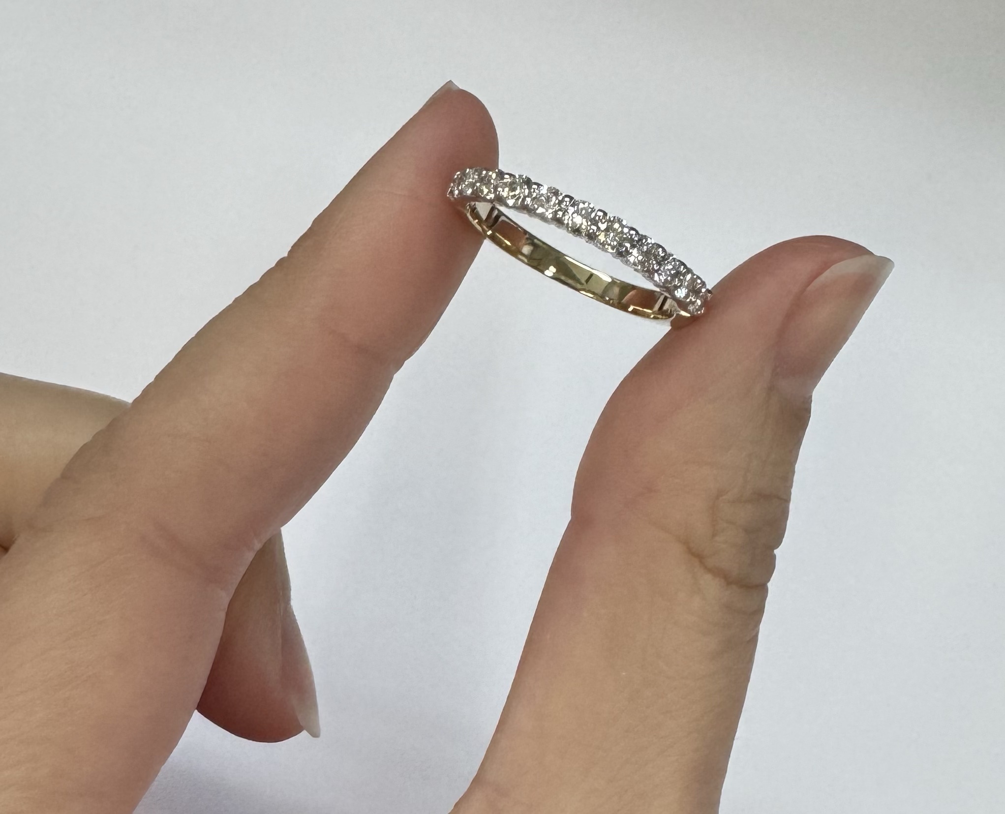 14k Yellow & White Gold 12 Stone Genuine .69 Cttw Round Brilliant Cut Diamond Shared Prong Set Wedding Band - Image 28