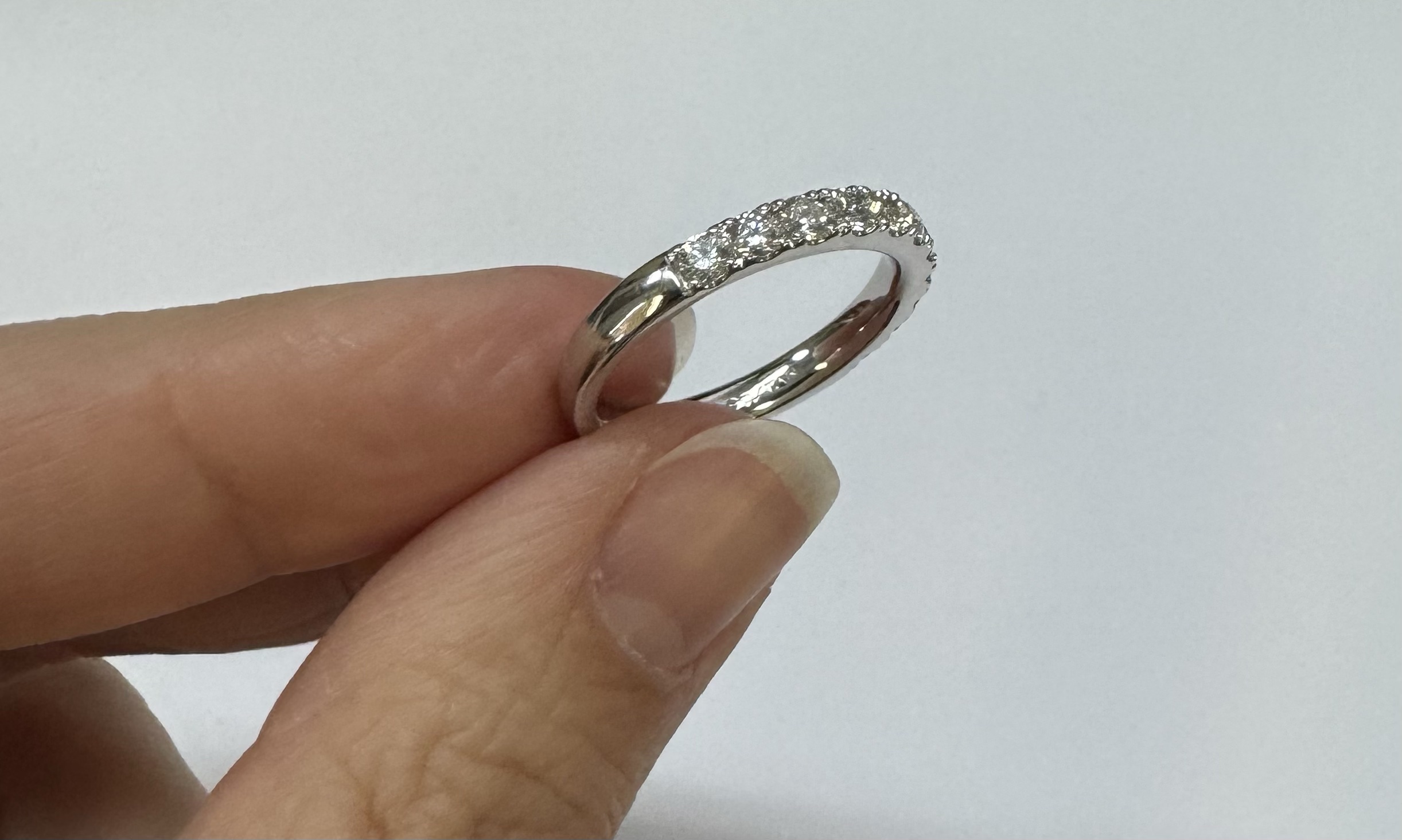 14k White Gold 11 Stone Genuine 3/4 Cttw Round Brilliant Cut Diamond Low-Profile Band - Image 4