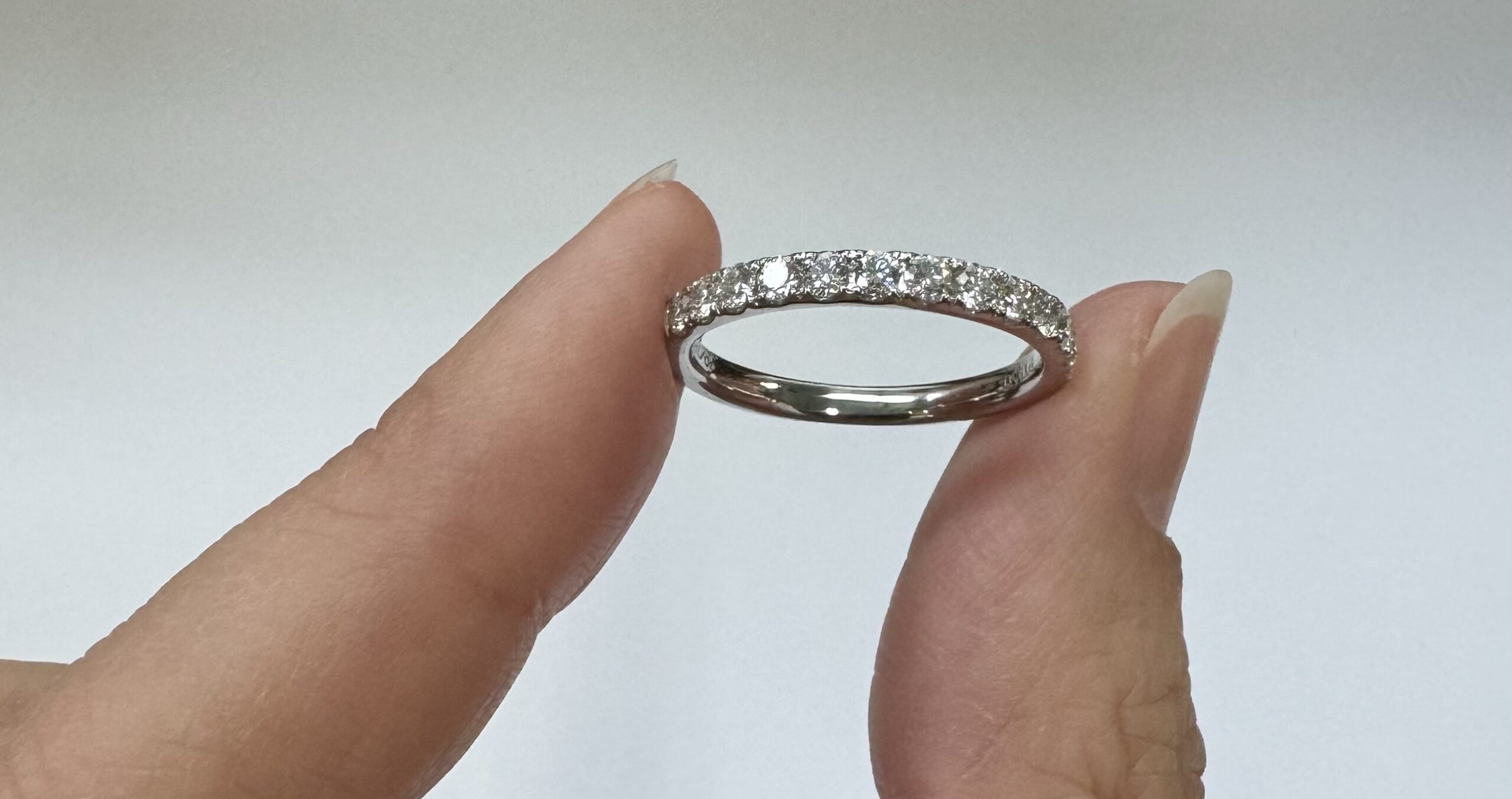 Platinum 13 Stone 1/2 Cttw Round Brilliant Cut Diamond Shared Prong Band - Image 21