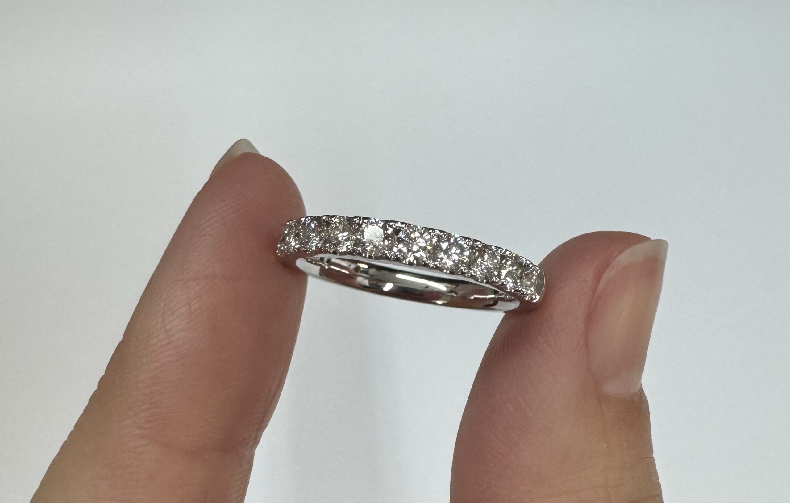 14k White Gold 11 Stone Genuine 3/4 Cttw Round Brilliant Cut Diamond Low-Profile Band - Image 18
