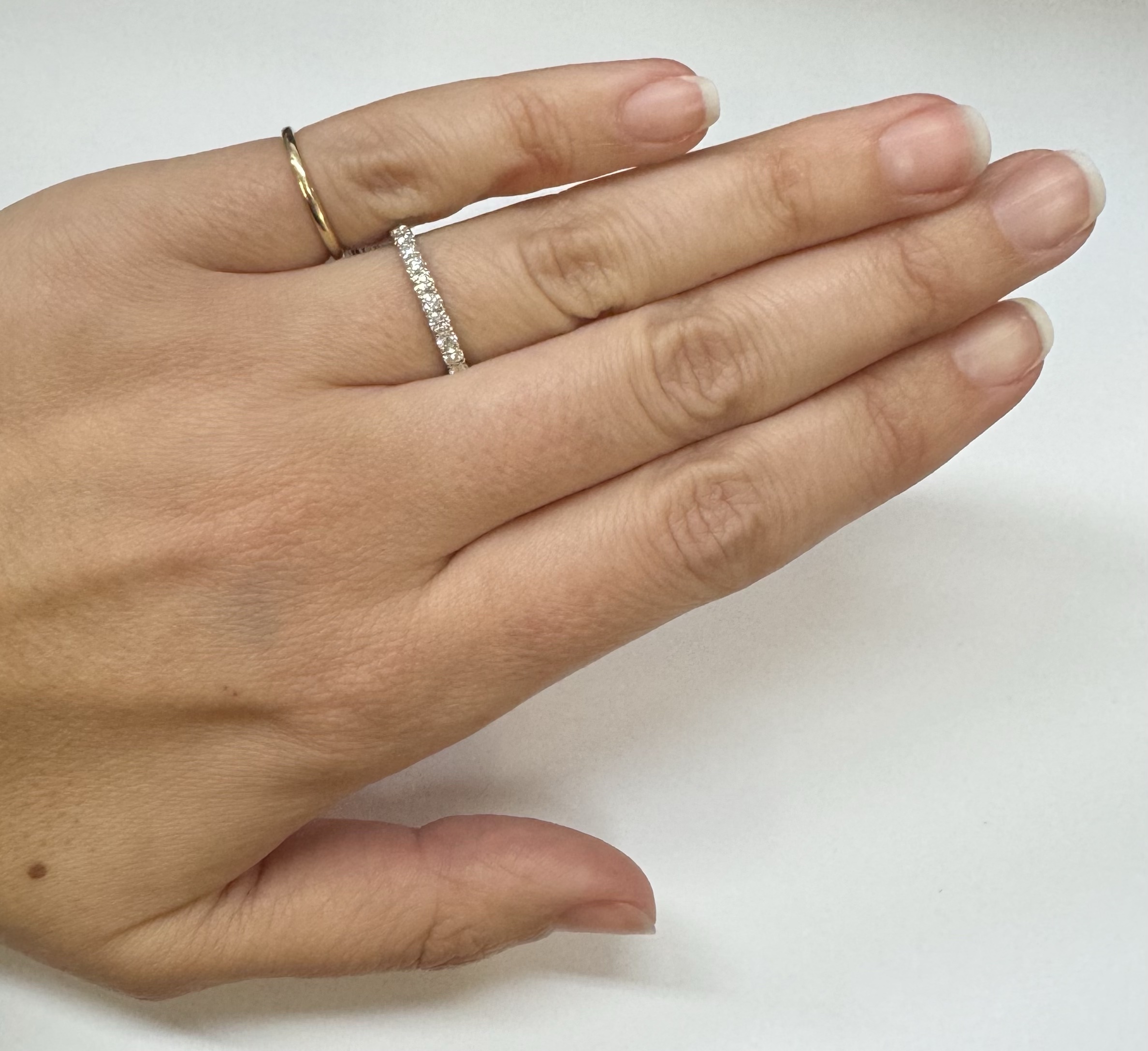 Platinum 13 Stone 1/2 Cttw Round Brilliant Cut Diamond Shared Prong Band - Image 4