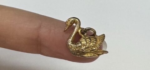 Vintage 9k Yellow Gold Swan Charm