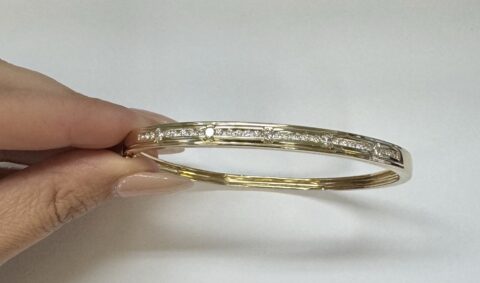 14k Yellow Gold Channel Set 1 Cttw Round Brilliant Cut Diamond Bangle Bracelet