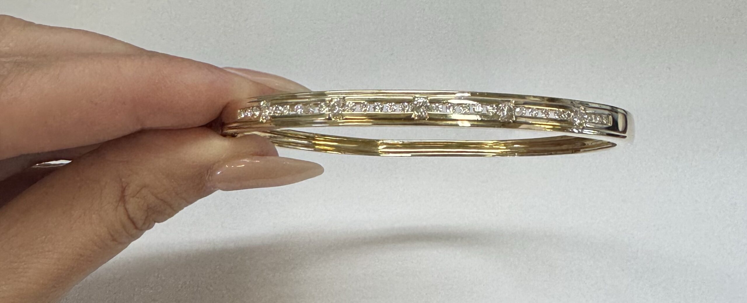 14k Yellow Gold Channel Set 1 Cttw Round Brilliant Cut Diamond Bangle Bracelet - Image 7