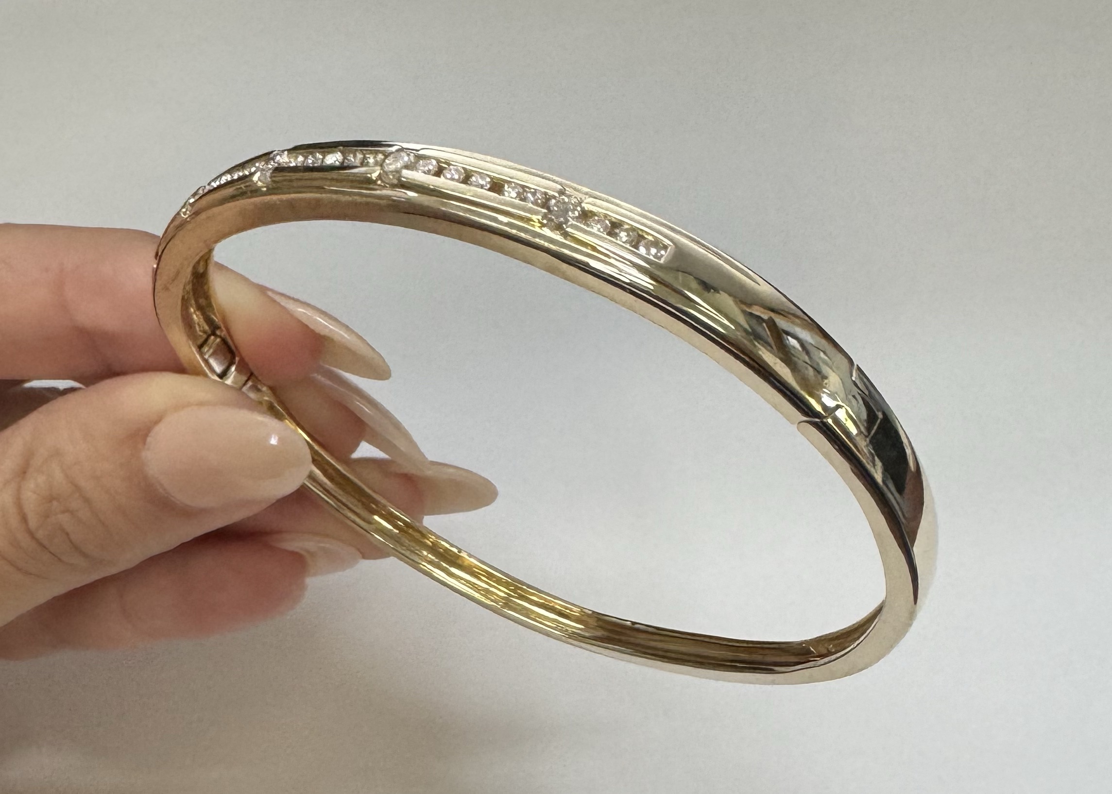 14k Yellow Gold Channel Set 1 Cttw Round Brilliant Cut Diamond Bangle Bracelet - Image 10