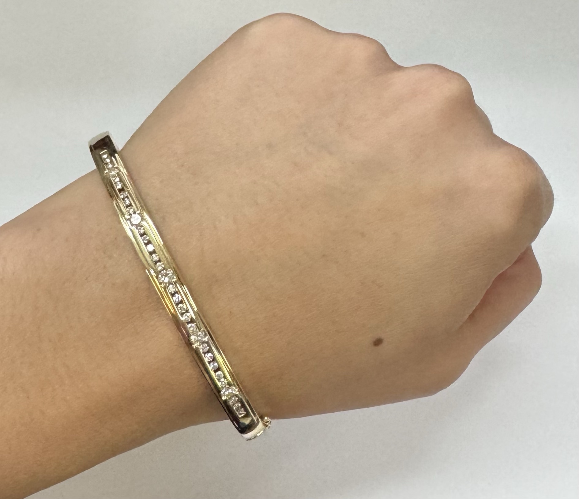 14k Yellow Gold Channel Set 1 Cttw Round Brilliant Cut Diamond Bangle Bracelet - Image 12