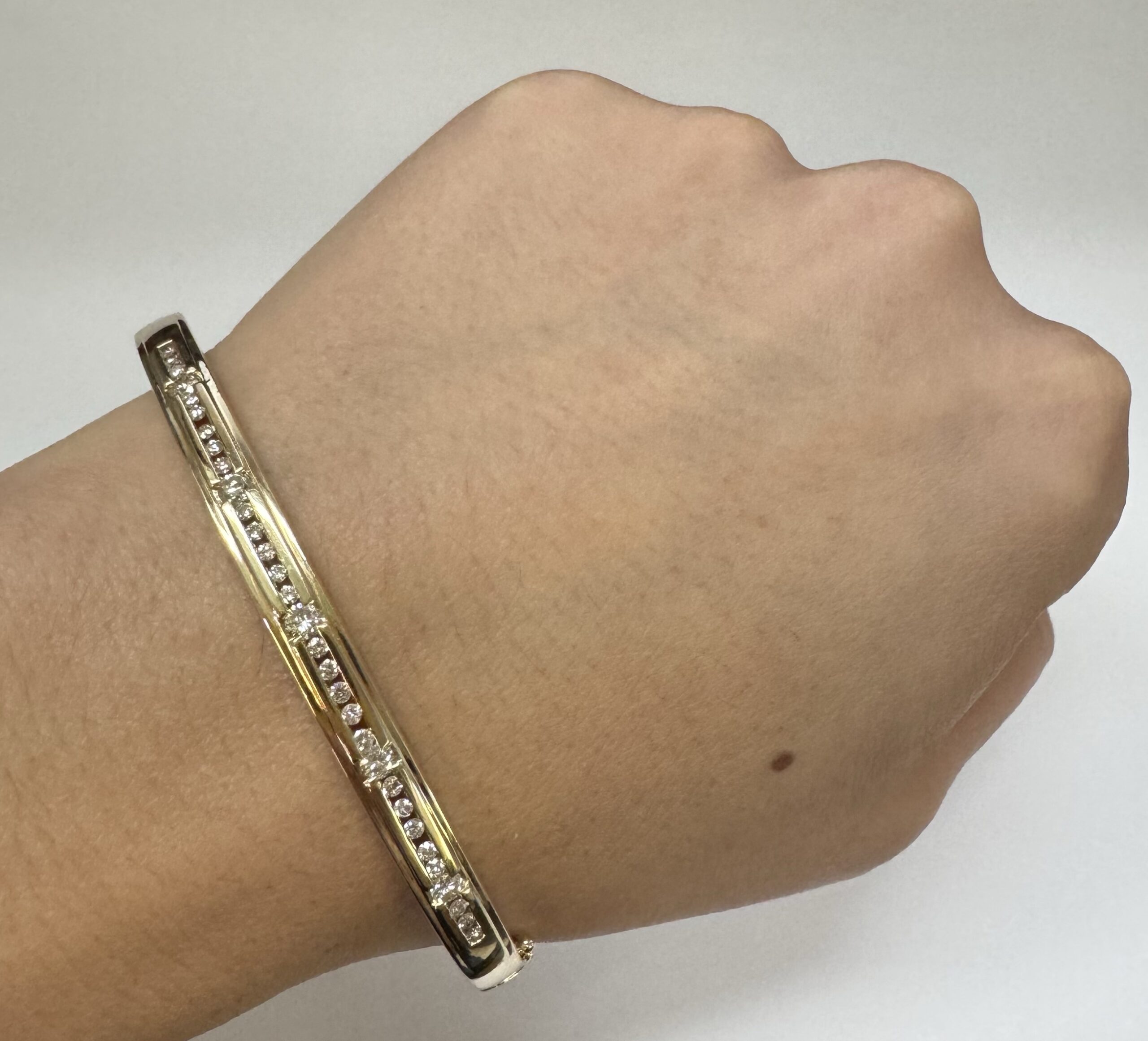 14k Yellow Gold Channel Set 1 Cttw Round Brilliant Cut Diamond Bangle Bracelet - Image 13