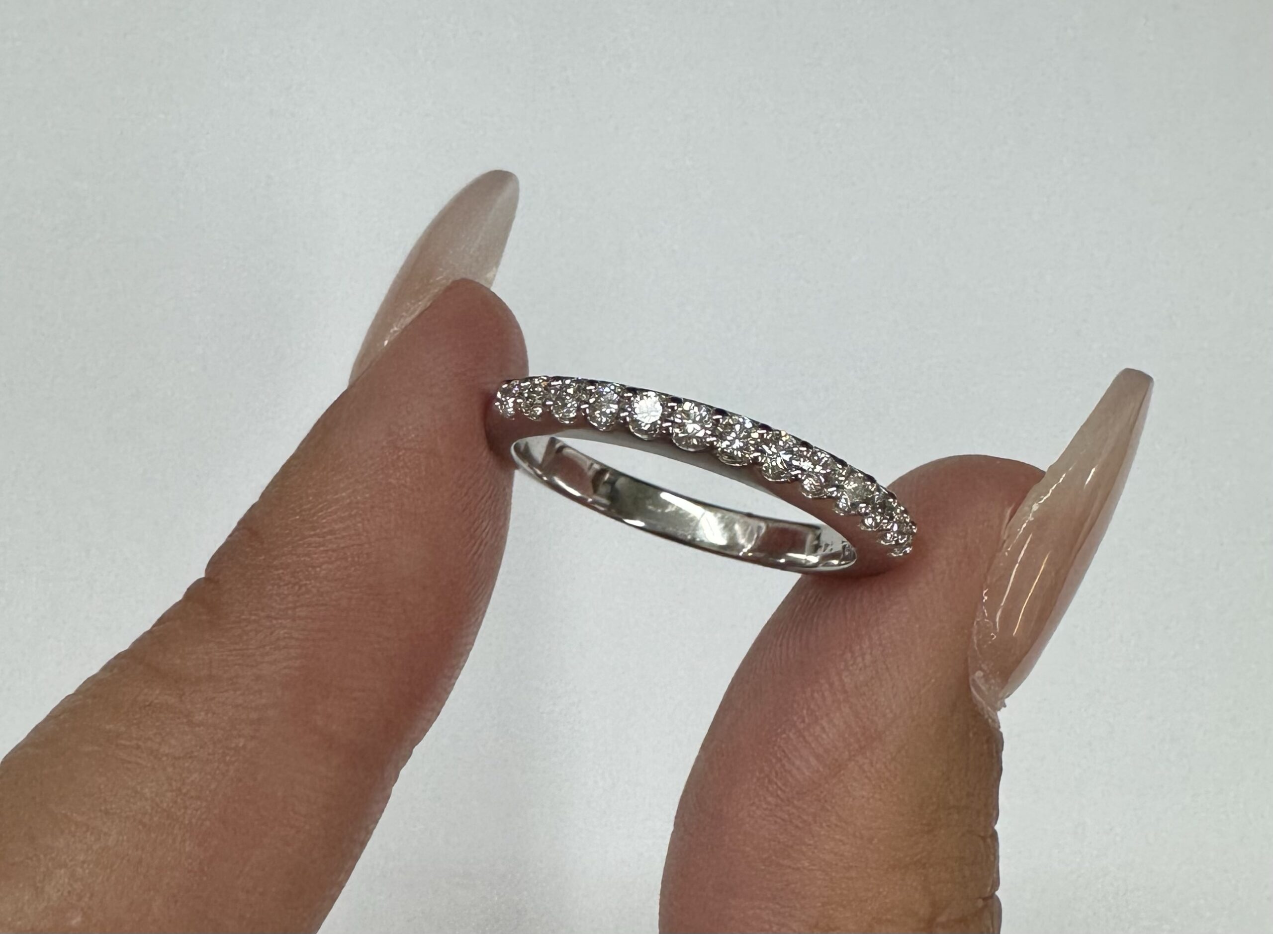 14k White Gold 13 Stone Genuine .34 Cttw Round Brilliant Cut Diamond Shared Prong Band - Image 3