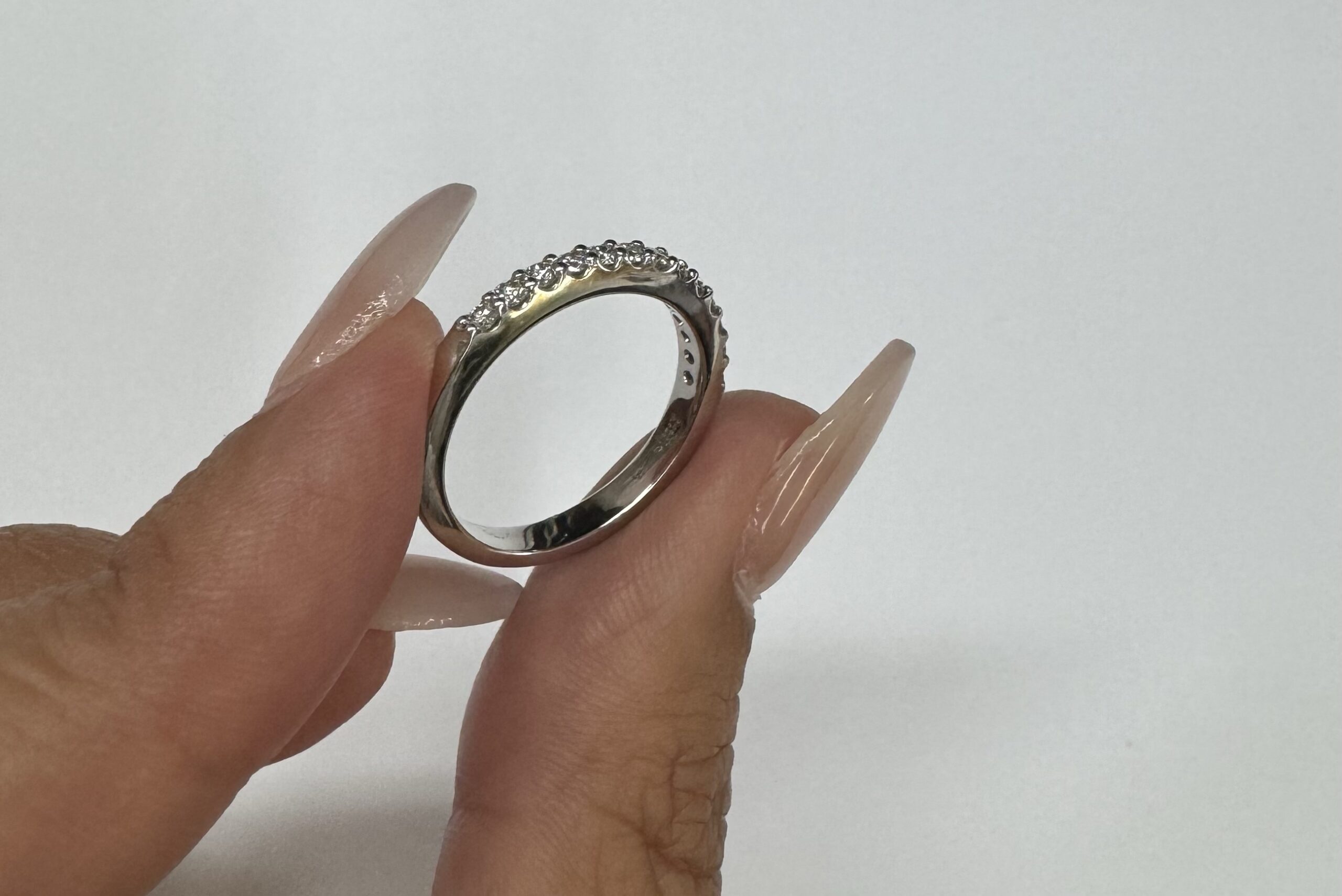 14k White Gold 13 Stone Genuine .34 Cttw Round Brilliant Cut Diamond Shared Prong Band - Image 5