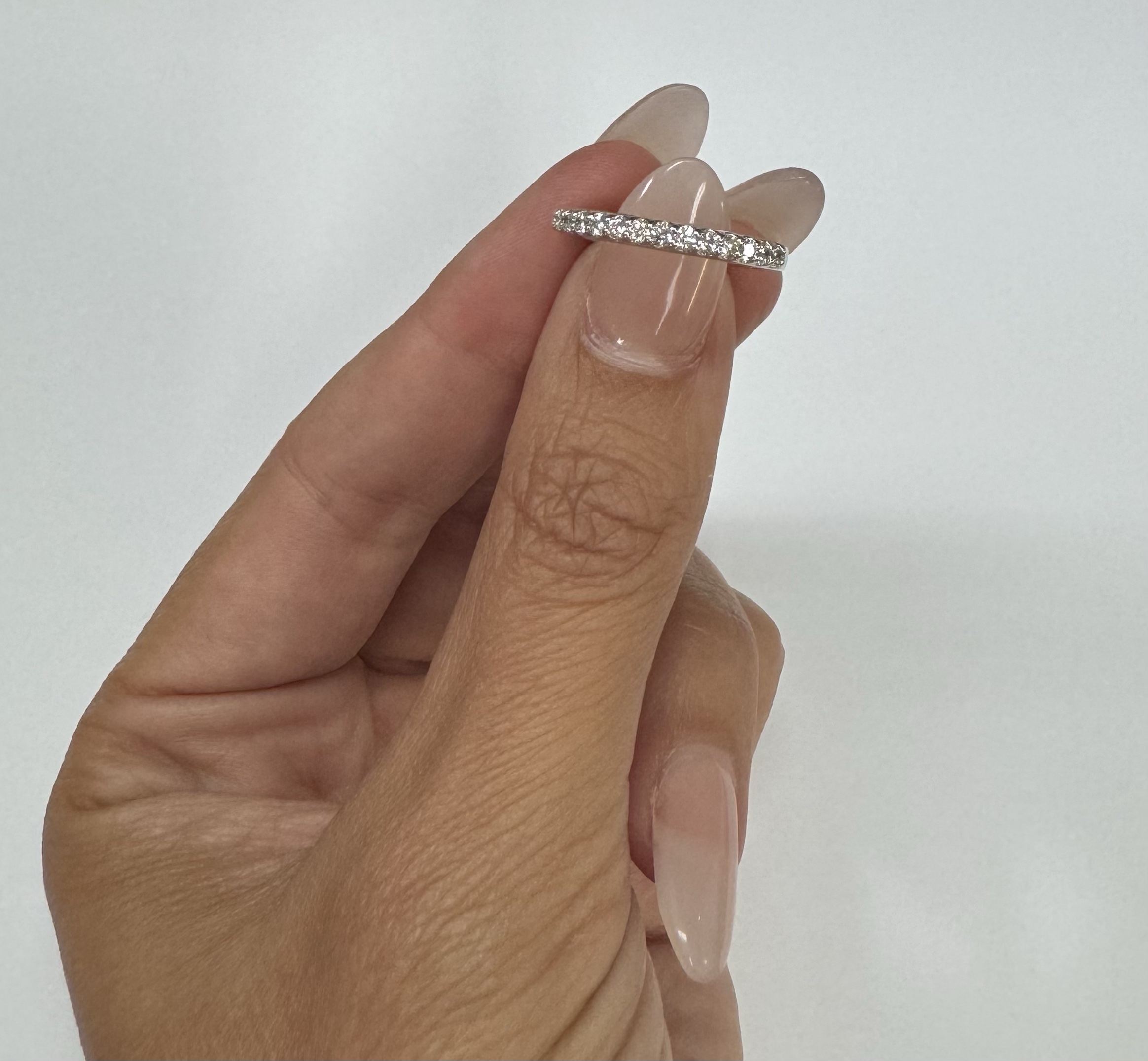 14k White Gold 13 Stone Genuine .34 Cttw Round Brilliant Cut Diamond Shared Prong Band - Image 9