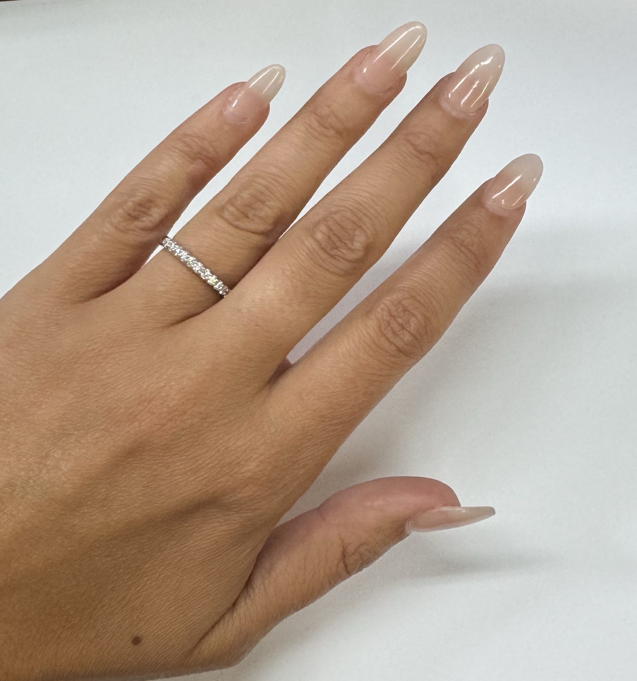 14k White Gold 13 Stone Genuine .34 Cttw Round Brilliant Cut Diamond Shared Prong Band - Image 25