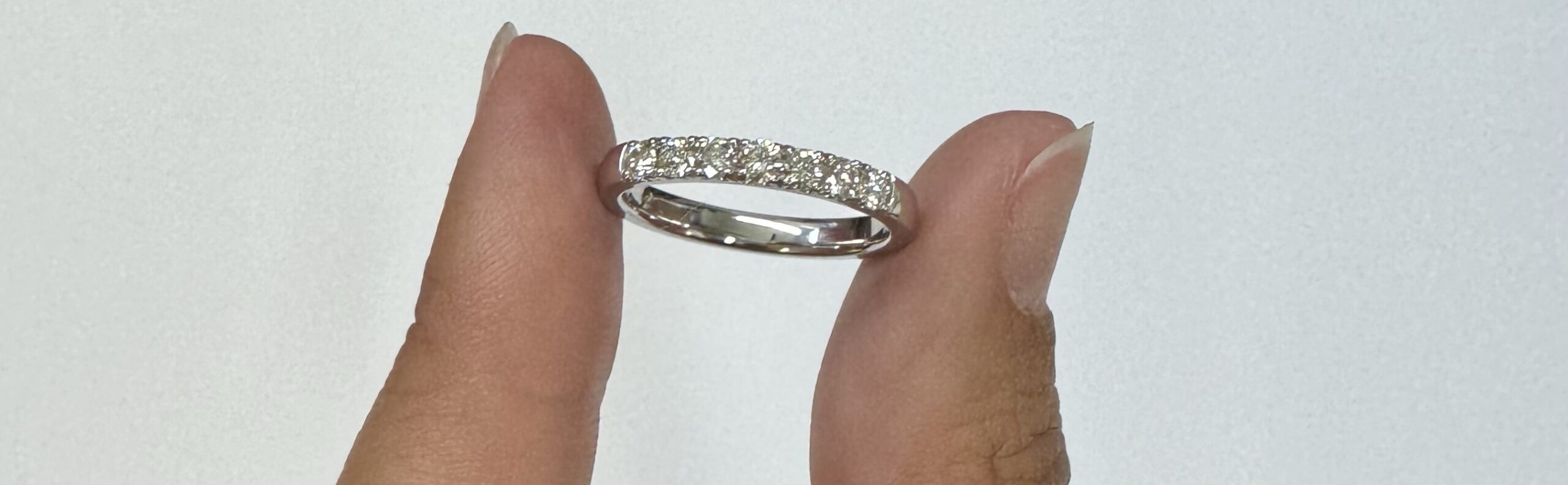 14k White Gold 9 Stone Shared Prong Genuine .42 Cttw Diamond Band - Image 4