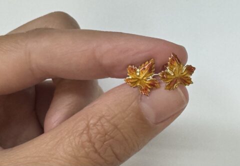 Vintage 14k Yellow Gold & Enamel Maple Leaf Stud Earrings